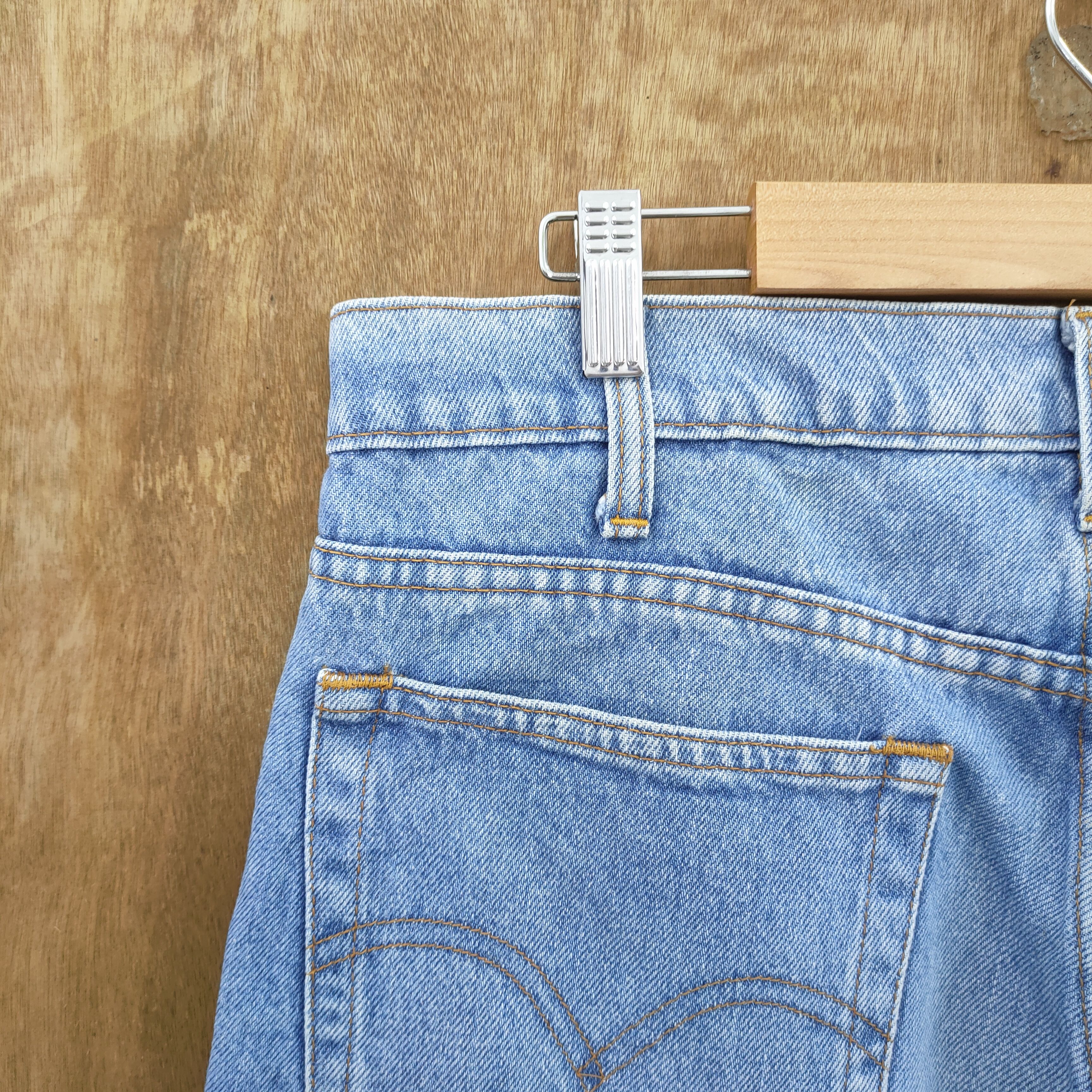 Levi's Vintage Clothing VINTAGE LEVI'S FADED LIGHT WASH JEANS DENIM PANTS Size US 33 - 13 Thumbnail