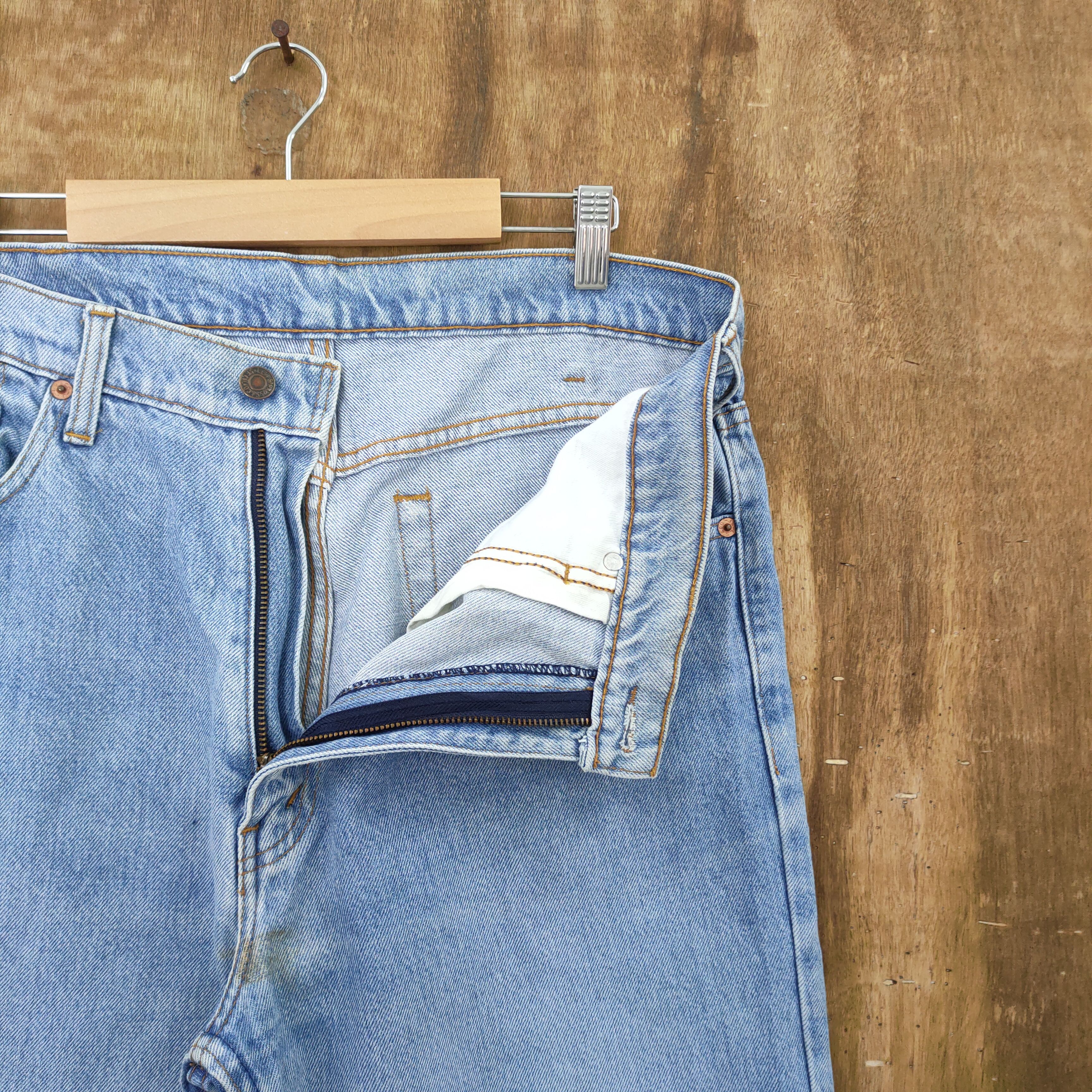 Levi's Vintage Clothing VINTAGE LEVI'S FADED LIGHT WASH JEANS DENIM PANTS Size US 33 - 3 Thumbnail
