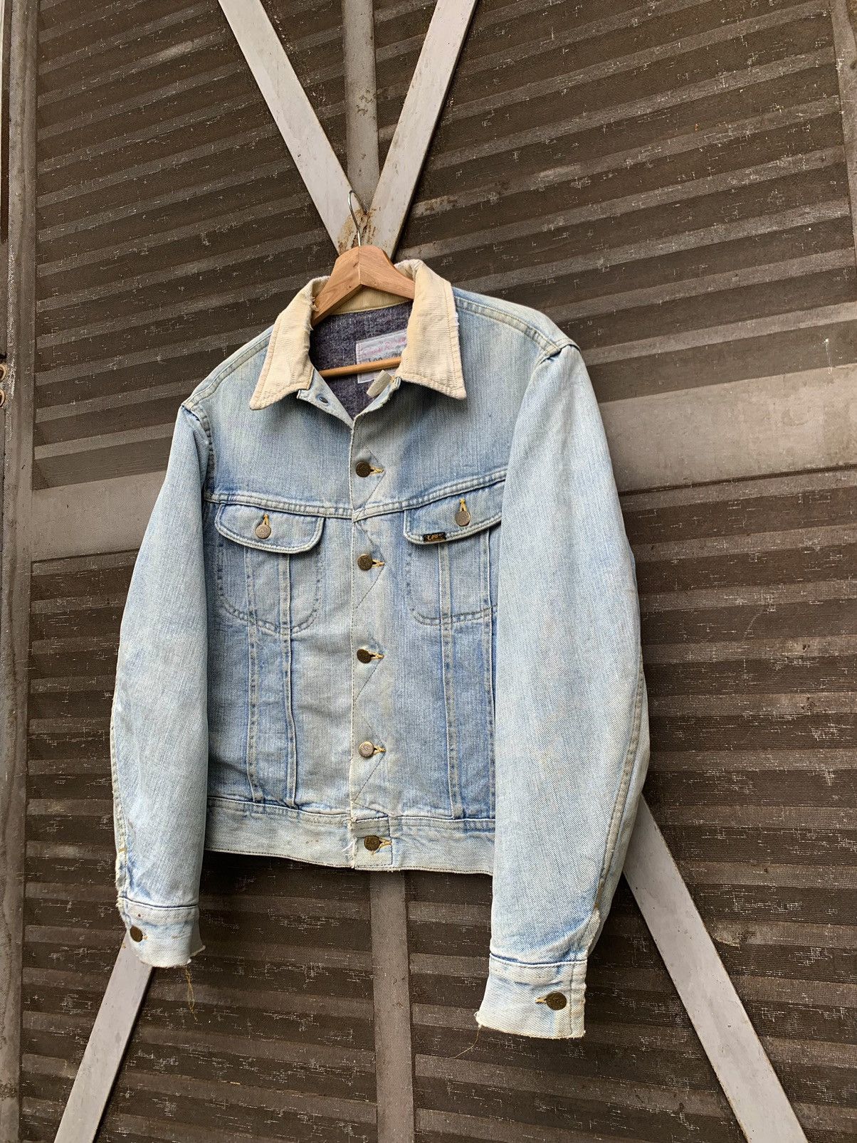 Lee × Vintage 👹Vintage LEE STORM RIDER DENIM TRUCKER JACKET Size US M / EU 48-50 / 2 - 5 Thumbnail