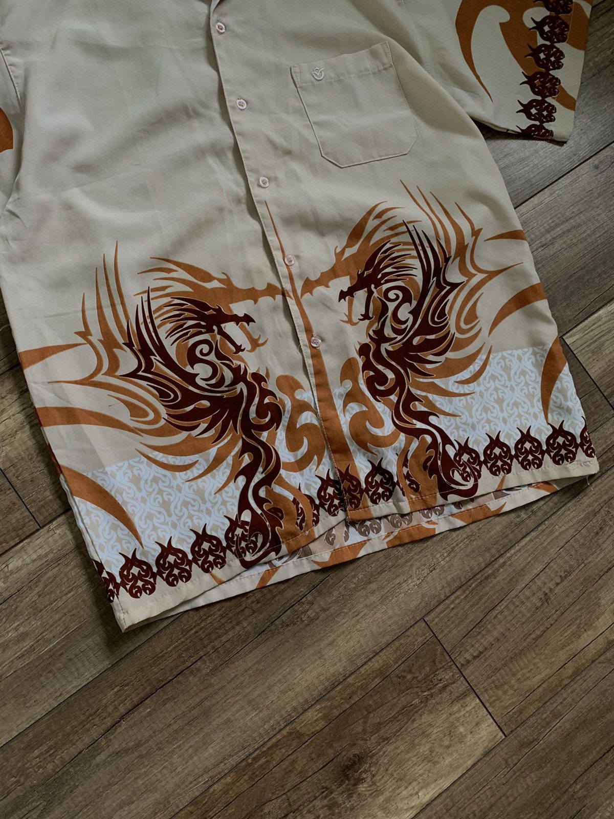 Vintage Vintage Triball Dragons Graphic Short Sleeve Shirt Hawaii Size US L / EU 52-54 / 3 - 4 Thumbnail