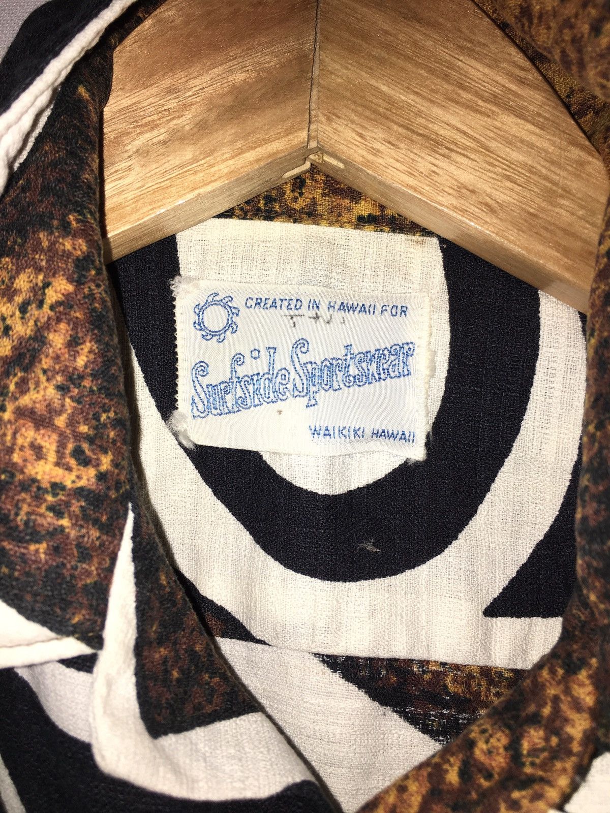 Vintage Vintage Flora Waikiki Hawaii Black short Flannel Size US M / EU 48-50 / 2 - 4 Thumbnail