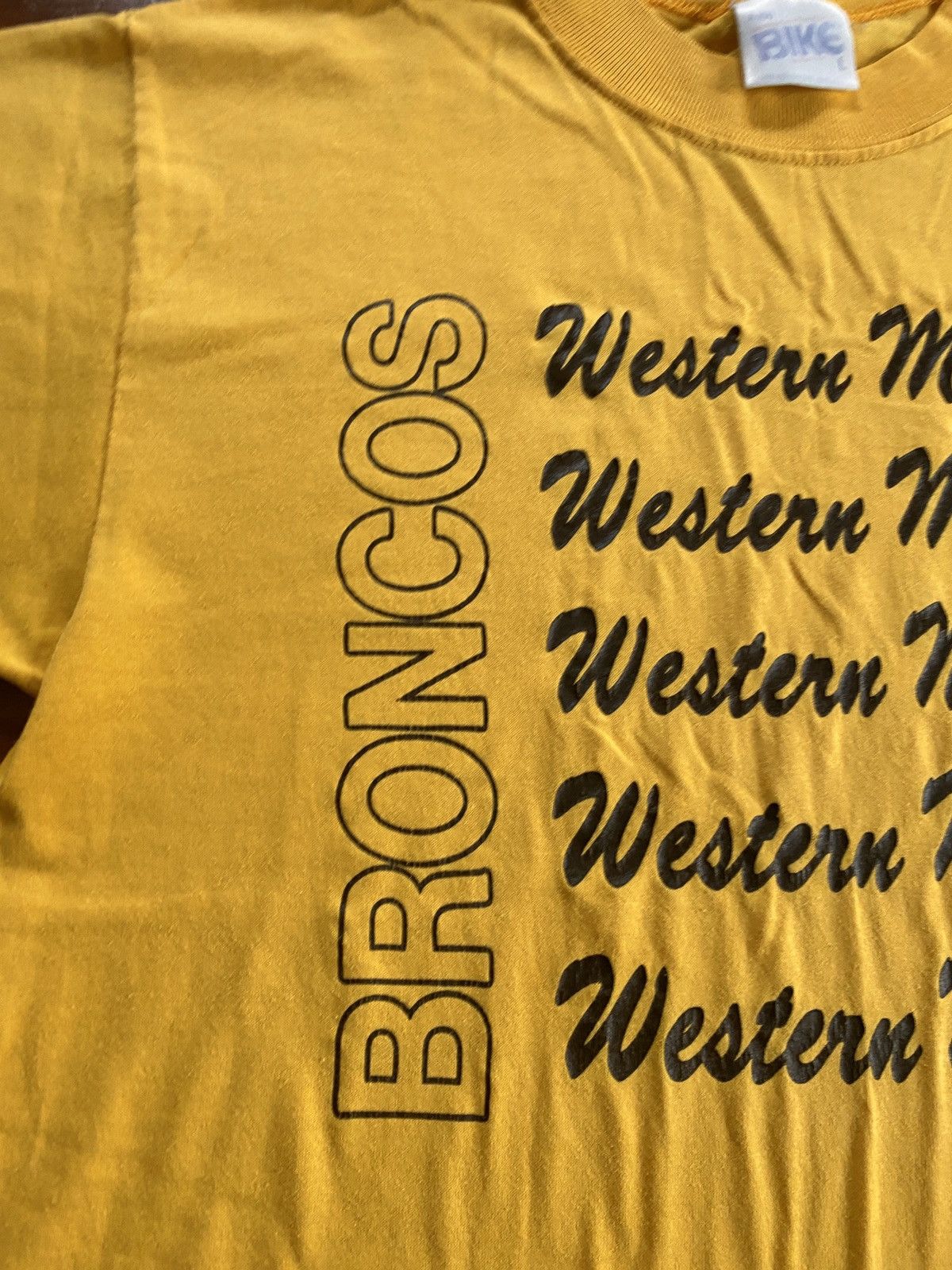 Vintage Vintage 80’s Western Michigan Broncos Single Stitch Bike Tee Size US L / EU 52-54 / 3 - 2 Thumbnail