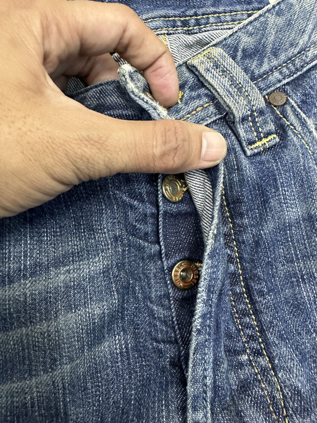 Diesel × If Six Was Nine DIESEL LEVAN ITALIAN LOOSE CUT DISTRESSED DENIM J636 Size US 30 / EU 46 - 7 Thumbnail
