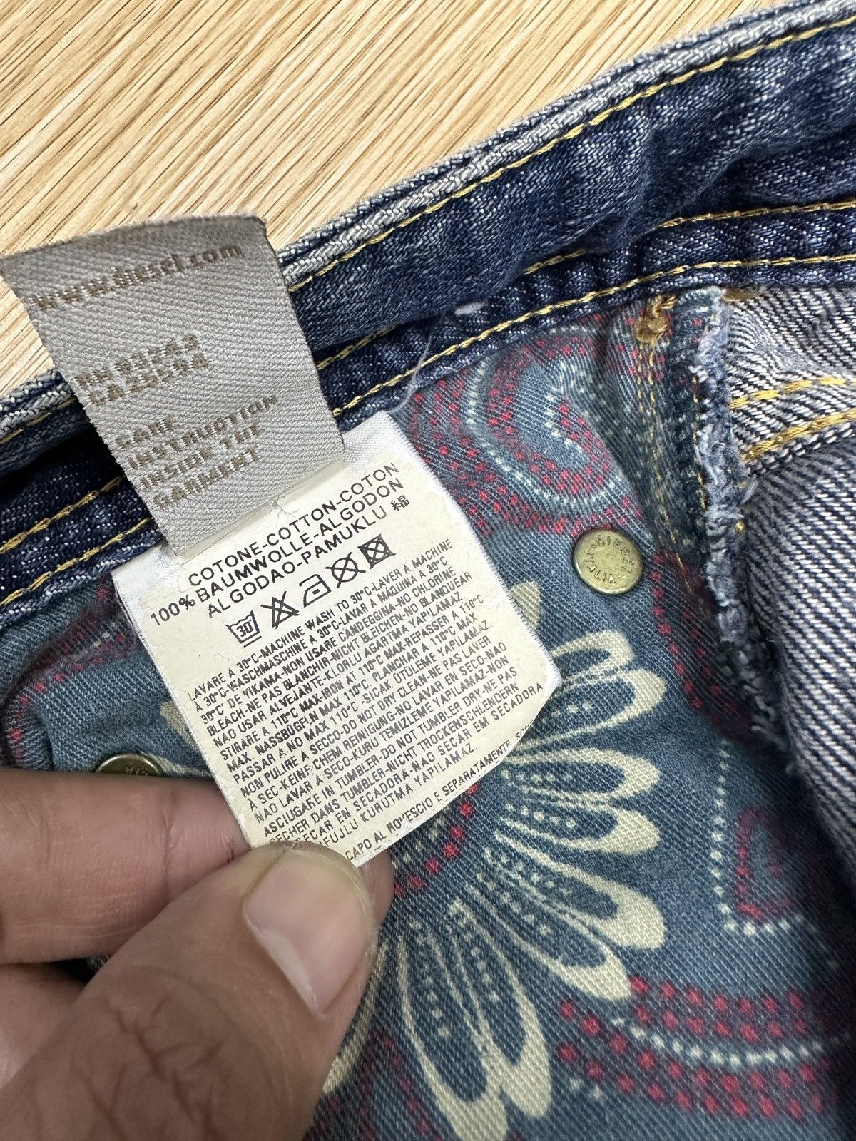 Diesel × If Six Was Nine DIESEL LEVAN ITALIAN LOOSE CUT DISTRESSED DENIM J636 Size US 30 / EU 46 - 13 Thumbnail
