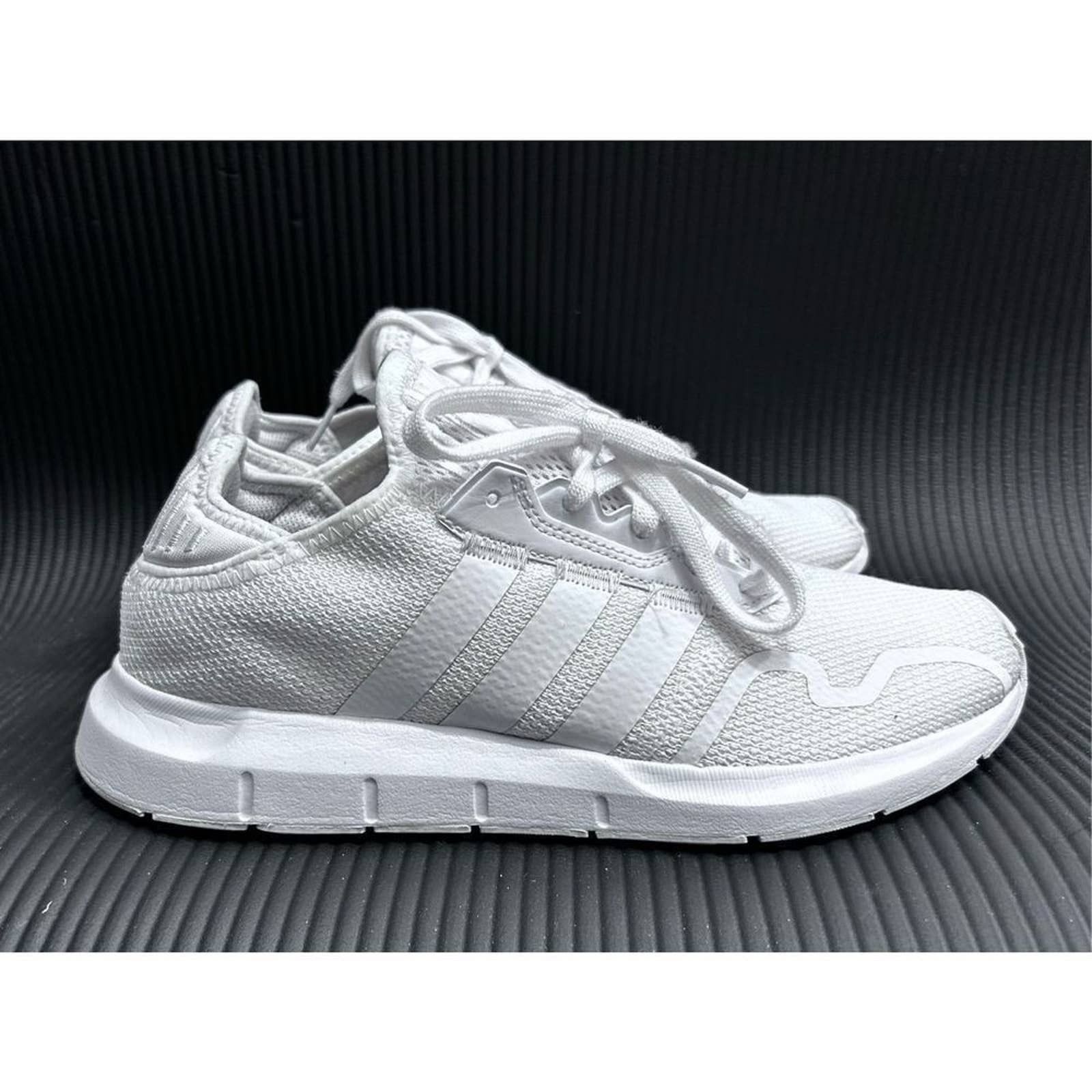 Adidas Swift Run X - Size 9 Women