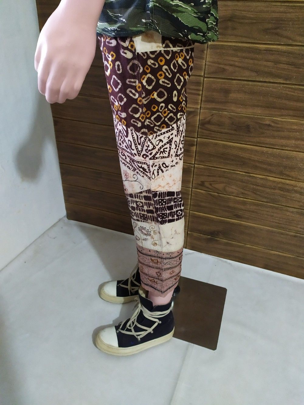 Chicos × Vintage VINTAGE CHICO’s DESIGN PATCHWORK NAVAJO STYLE CROPPED PANTS Size US 30 / EU 46 - 6 Thumbnail