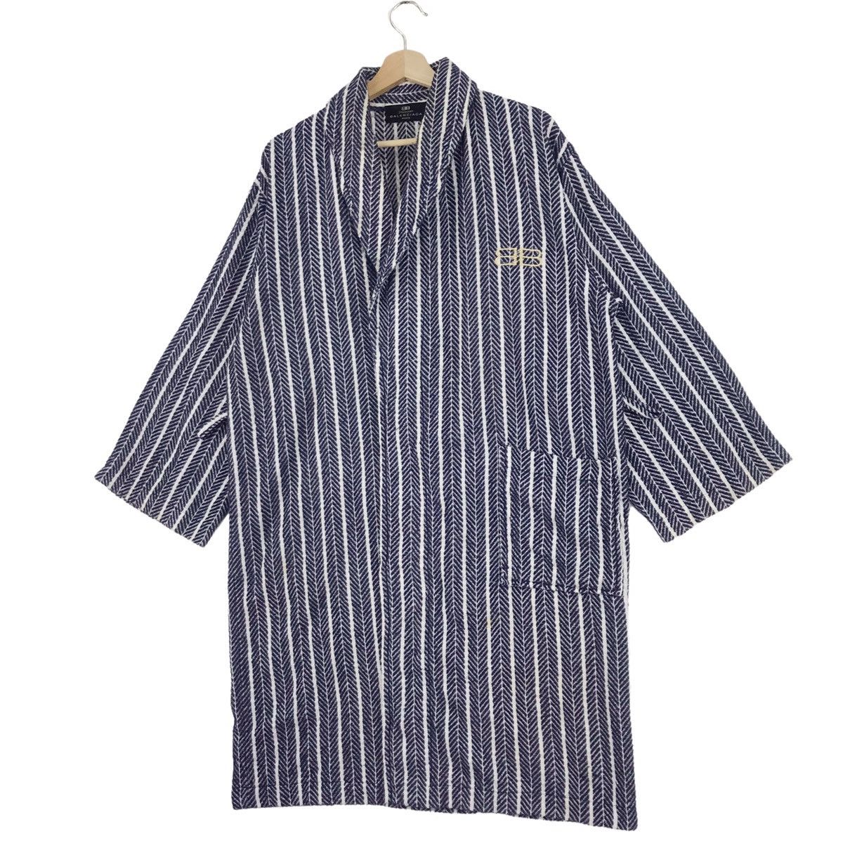 Balenciaga Balenciaga Paris Striped Bathrope Size US L / EU 52-54 / 3 - 2 Thumbnail
