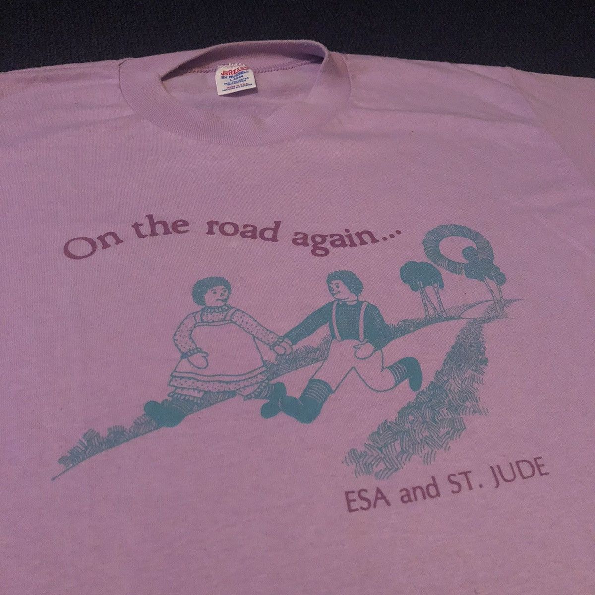 Vintage Vintage 80s Raggedy Ann and Andy On The Road Doll Tee Shirt Size US L / EU 52-54 / 3 - 1 Thumbnail