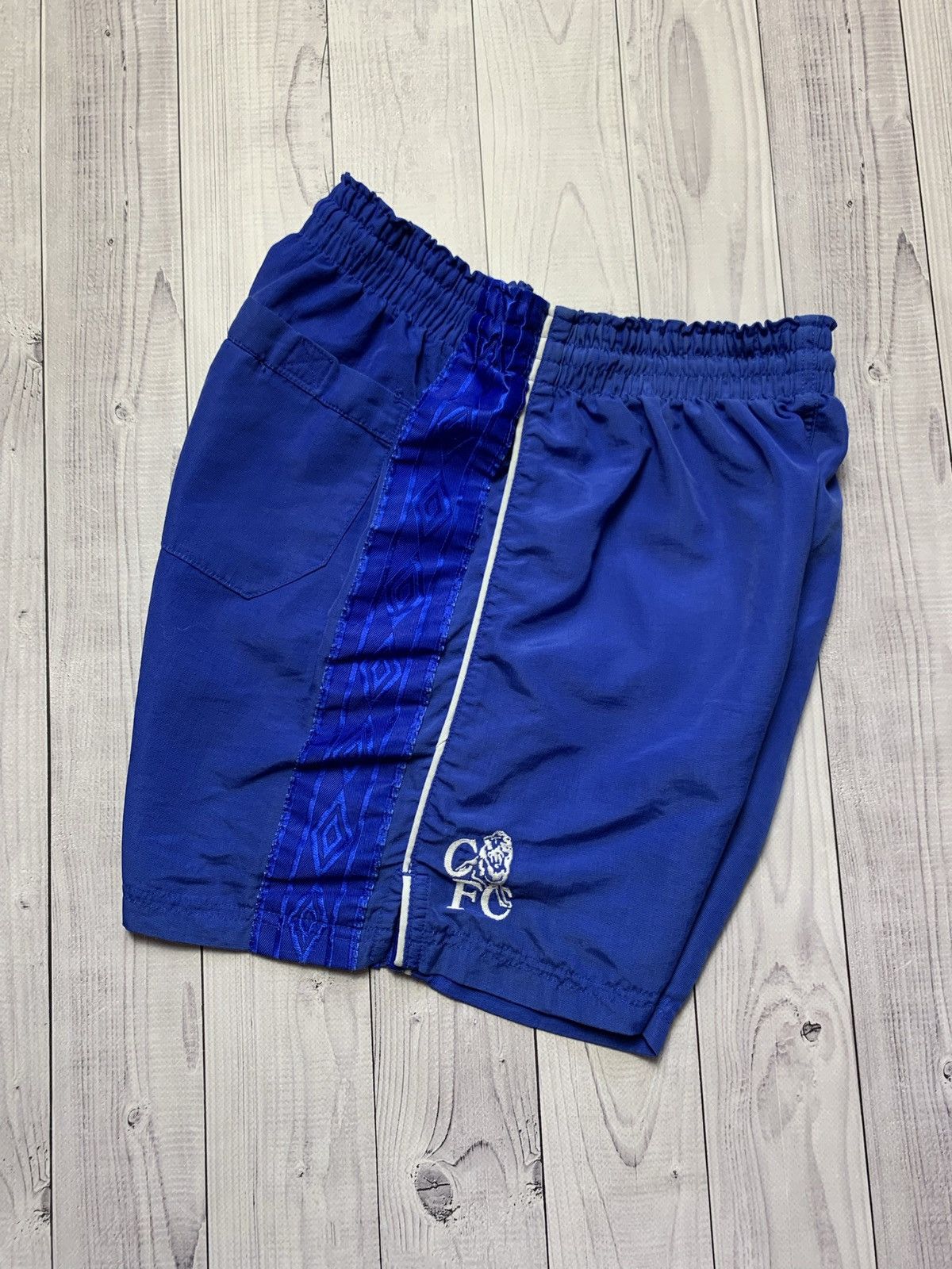 Chelsea Soccer × Vintage Vintage Chelsea shorts soccer size Xs Size US 28 / EU 44 - 2 Thumbnail