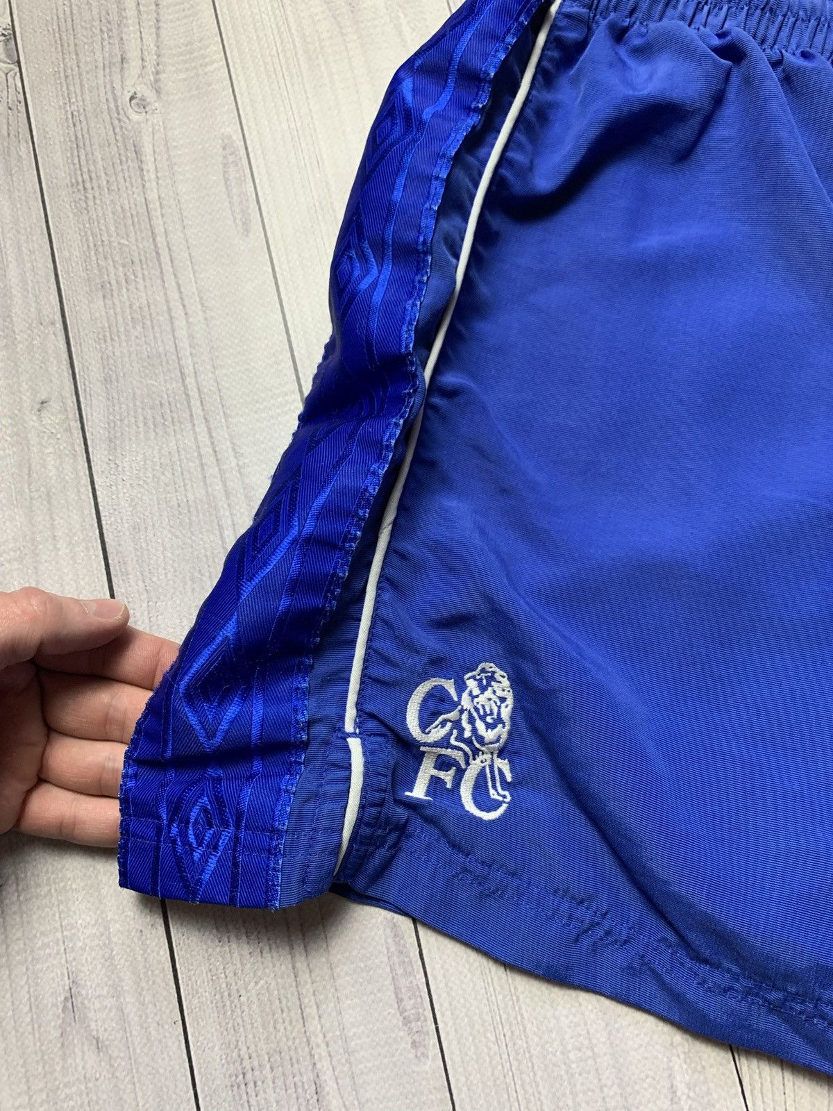Chelsea Soccer × Vintage Vintage Chelsea shorts soccer size Xs Size US 28 / EU 44 - 4 Thumbnail