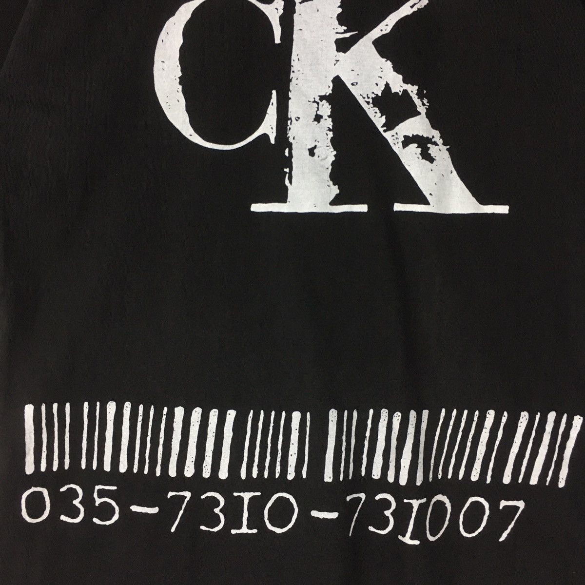 Calvin Klein Vintage Calvin Klein big logo barcode men tees Size US L / EU 52-54 / 3 - 3 Thumbnail