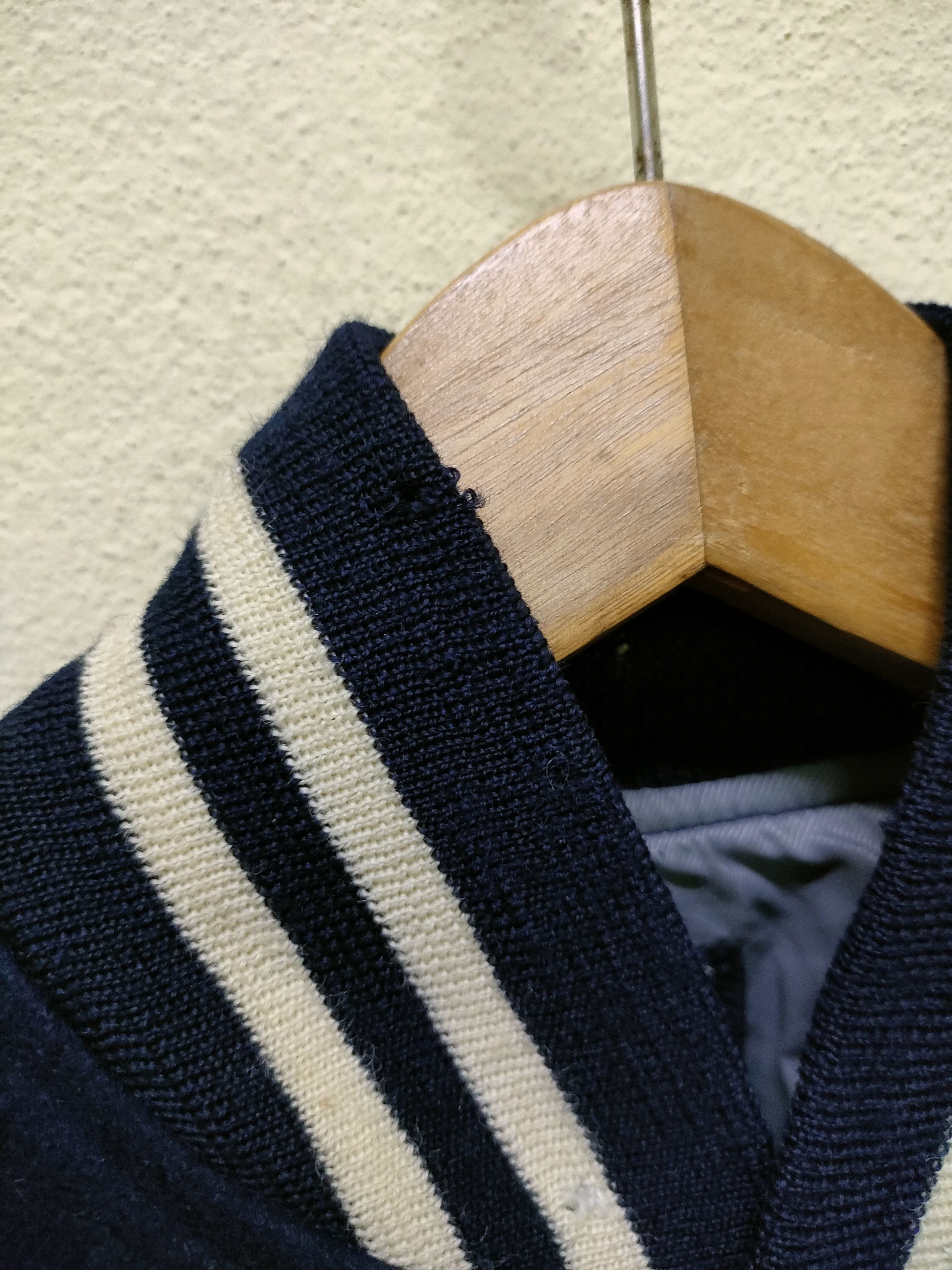 Vintage Vintage Distressed Varsity Jacket Size US S / EU 44-46 / 1 - 11 Thumbnail