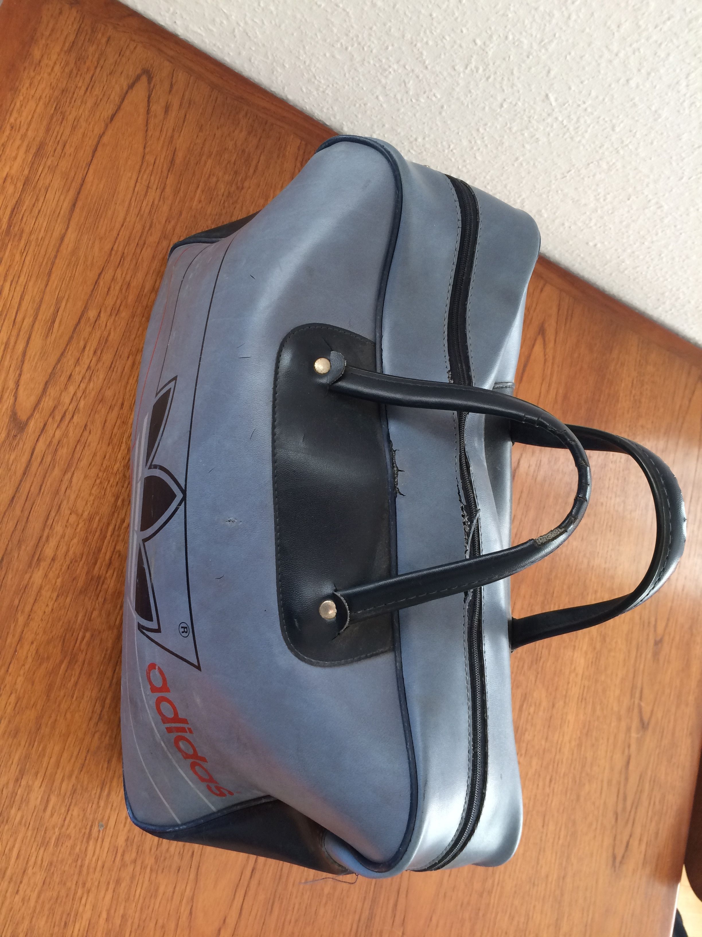 Adidas 70's vtg designer sport handbag - not leather Size ONE SIZE - 2 Thumbnail