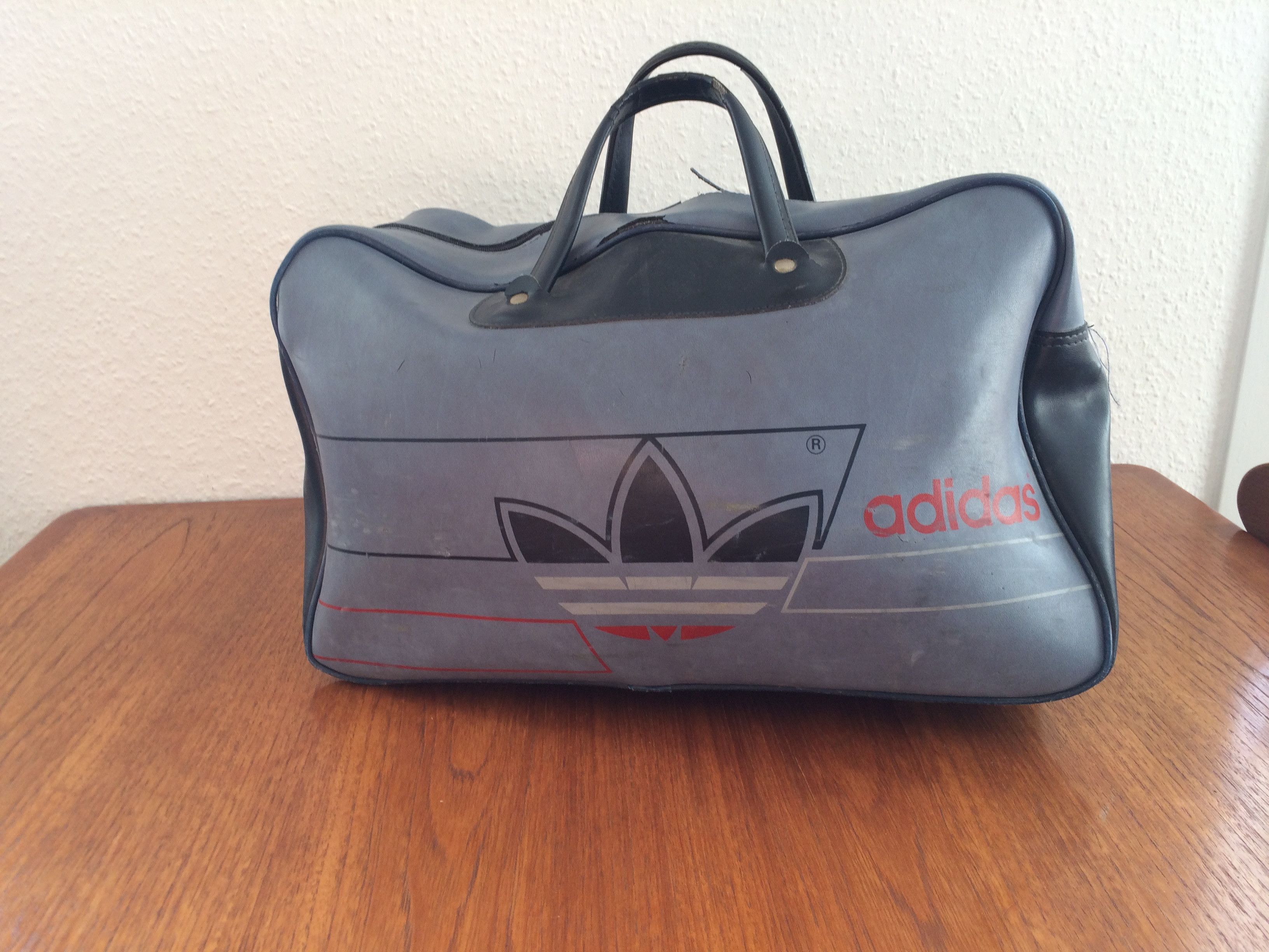 Adidas 70's vtg designer sport handbag - not leather Size ONE SIZE - 1 Thumbnail