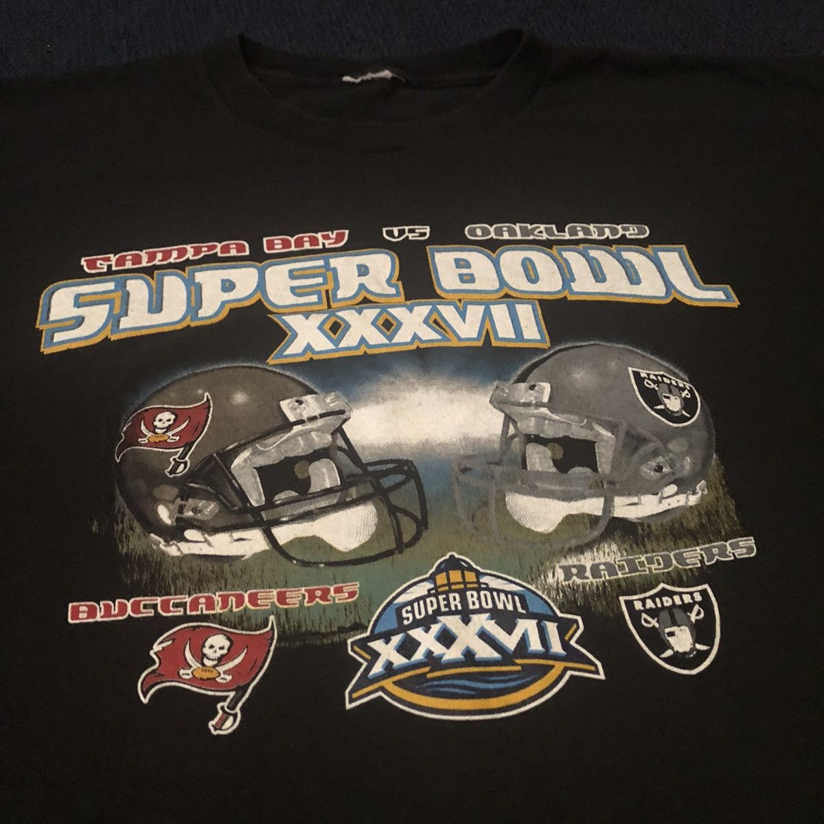 NFL Vintage NFL Super Bowl XXXVII 37 Buccaneers Raiders Logo Tee Size US XL / EU 56 / 4 - 1 Thumbnail