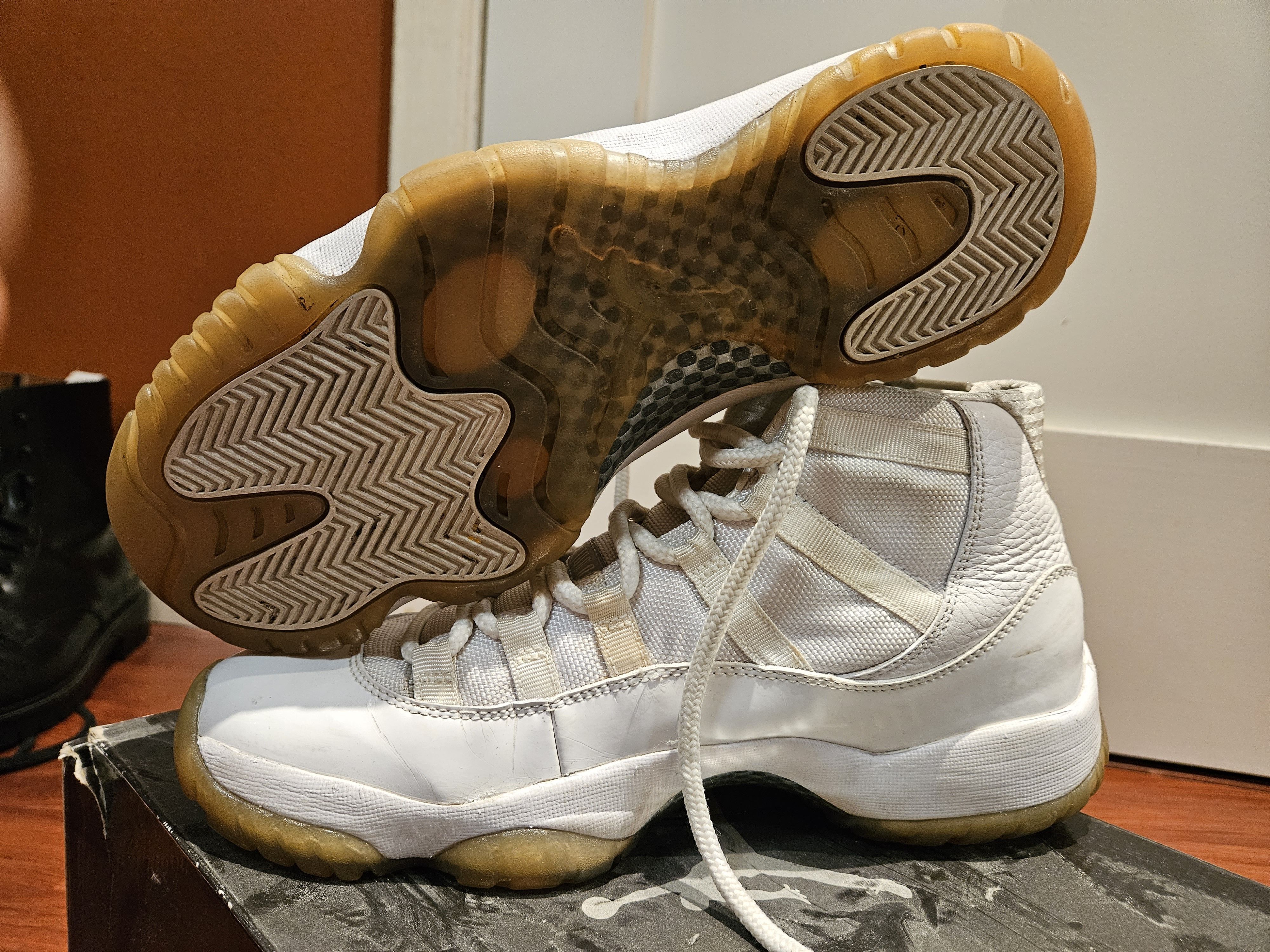 Jordan Brand Jordan 11 retro "anniversary" Size US 9 / EU 42 - 2 Thumbnail