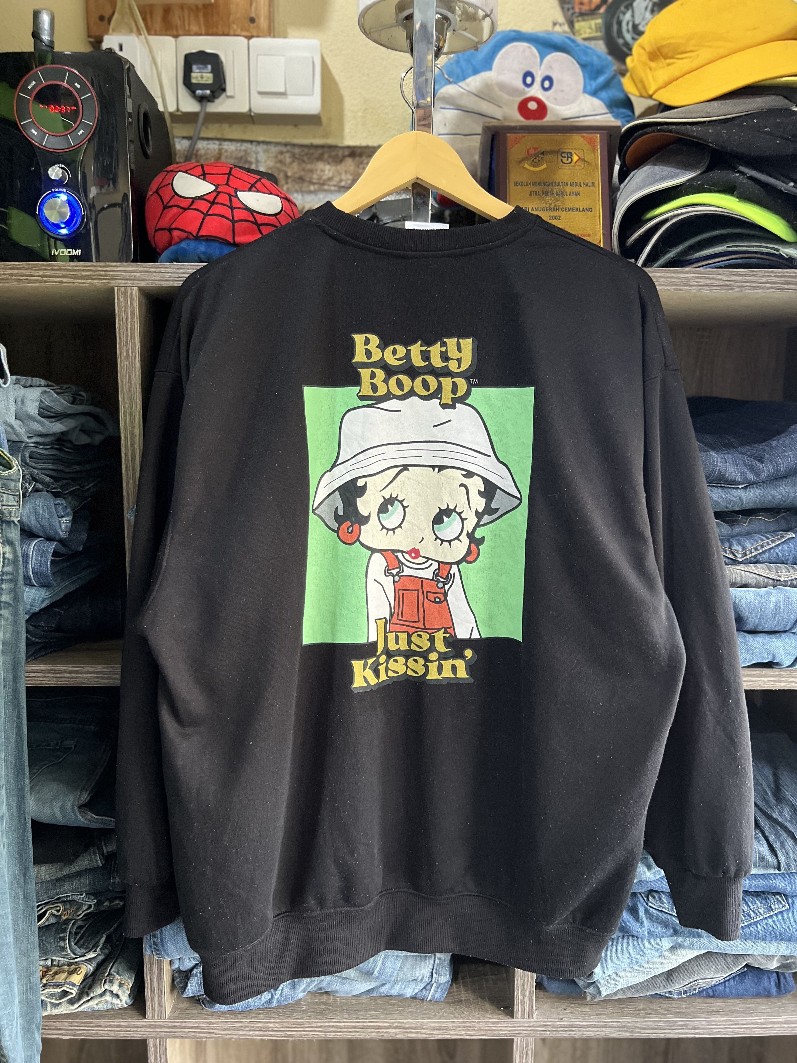Cartoon Network 🔥Denifits x Betty Boop Just Kissin Crewneck Sweatshirt Size US L / EU 52-54 / 3 - 13 Thumbnail