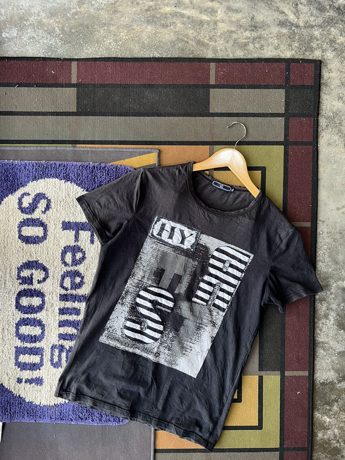 Japanese Brand 🔥VS Erheyi Fashino Tees Size US S / EU 44-46 / 1 - 2 Thumbnail