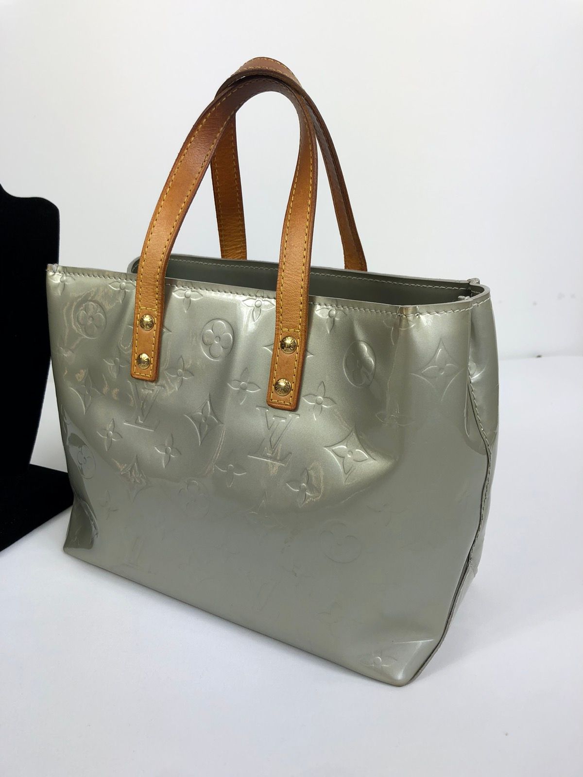 Pre-owned Louis Vuitton Pm Reade Hand Bag In Green