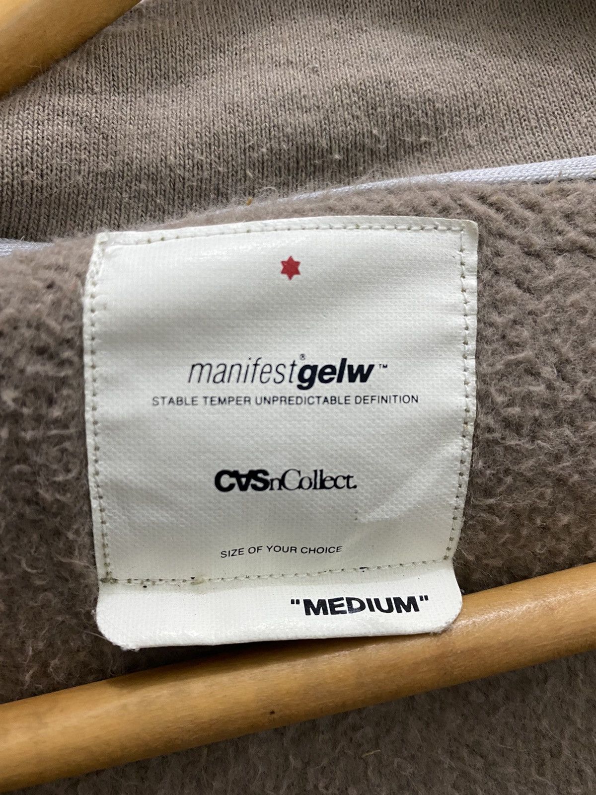 Designer × Japanese Brand Manifest Gelw Japanese Brand Button Sweater Rare Design #07 Size US M / EU 48-50 / 2 - 12 Thumbnail