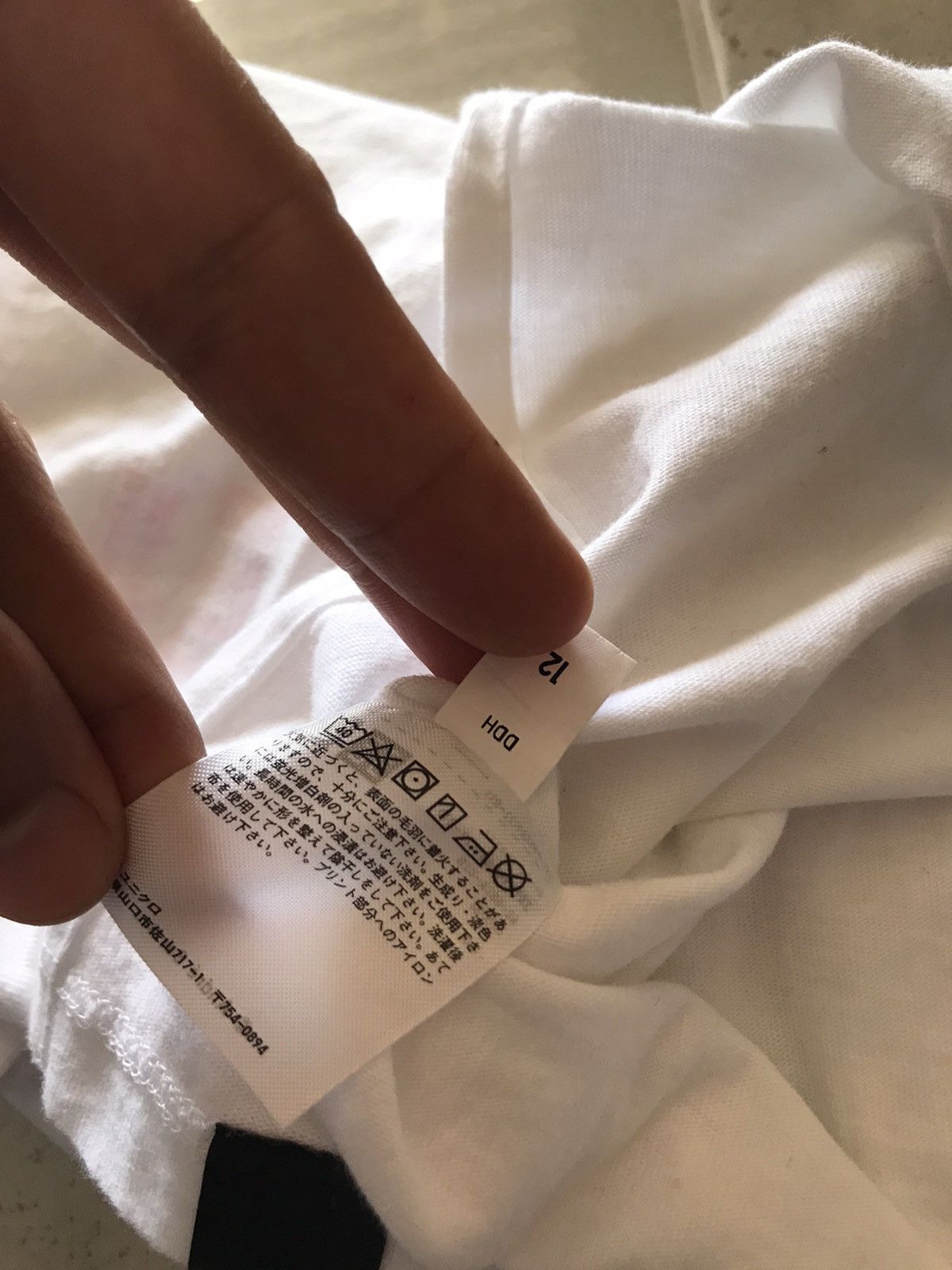 Japanese Brand Andre Saraiva X Uniqlo Tshirt Art Graffiti Size US M / EU 48-50 / 2 - 7 Thumbnail
