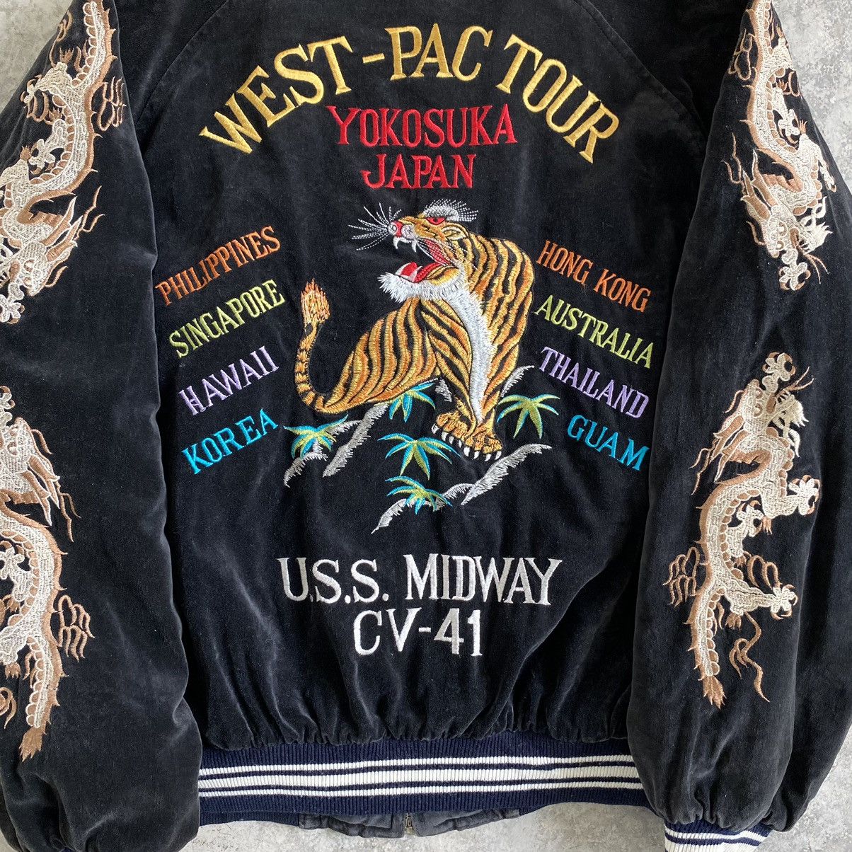Vintage Vintage West Pac Velvet Black Sukajan Souvenir Jacket Medium Size US M / EU 48-50 / 2 - 5 Thumbnail