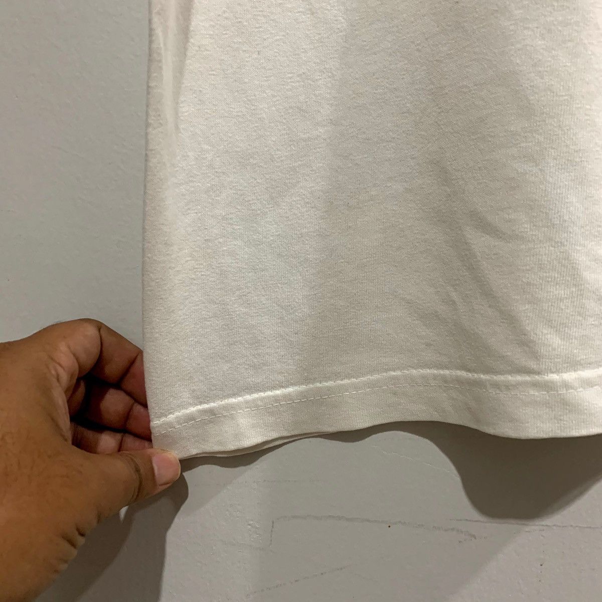 Guess GUESS Short Sleeve Tee Fits Size L Size US L / EU 52-54 / 3 - 5 Thumbnail