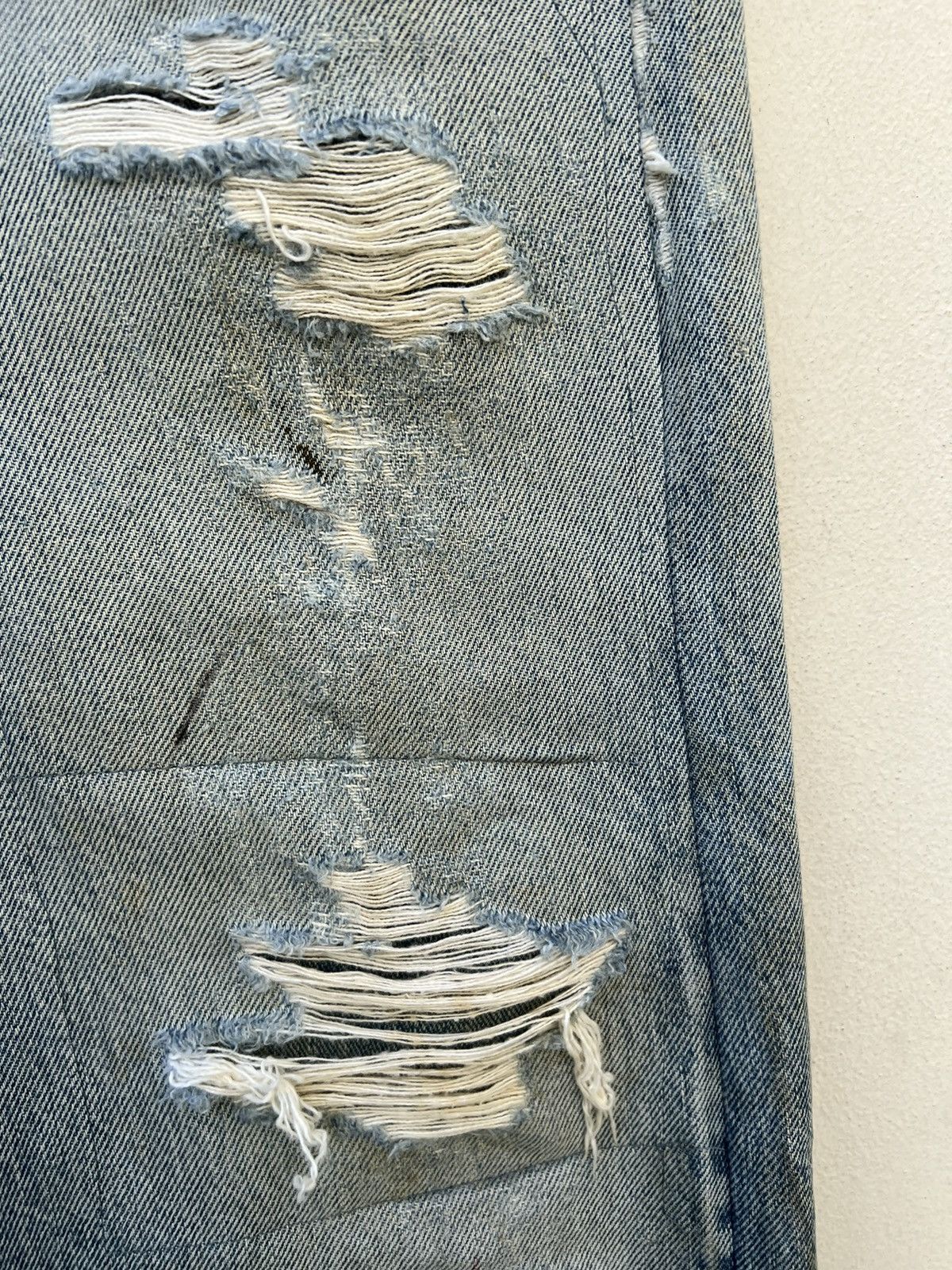 Levi's VTG 70s Levi’s 501 Redline #6 Selvedge Denim Trashed Jeans Size US 33 - 12 Thumbnail