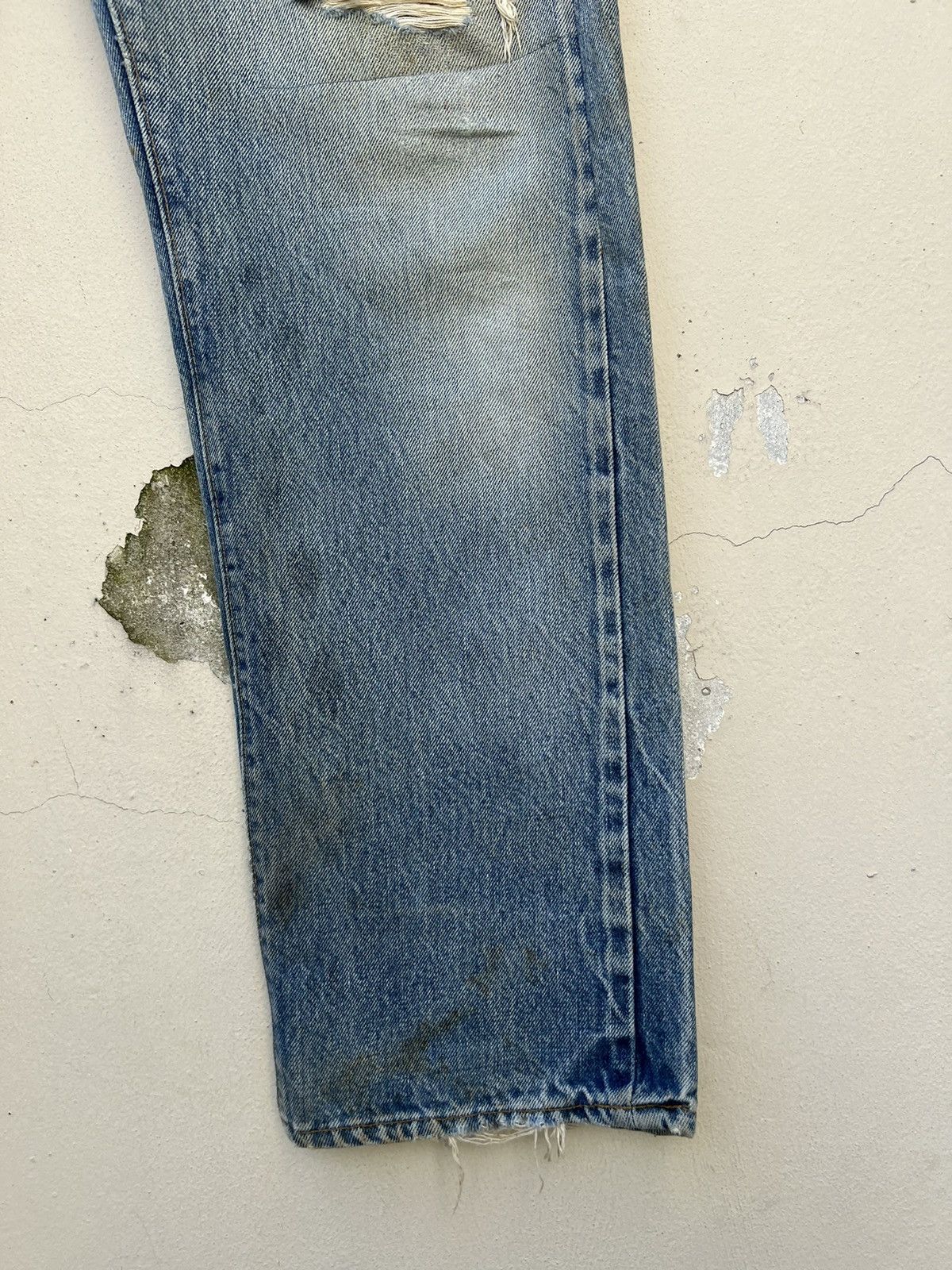 Levi's VTG 70s Levi’s 501 Redline #6 Selvedge Denim Trashed Jeans Size US 33 - 13 Thumbnail