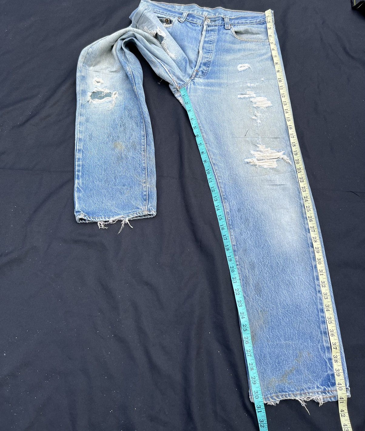Levi's VTG 70s Levi’s 501 Redline #6 Selvedge Denim Trashed Jeans Size US 33 - 4 Thumbnail