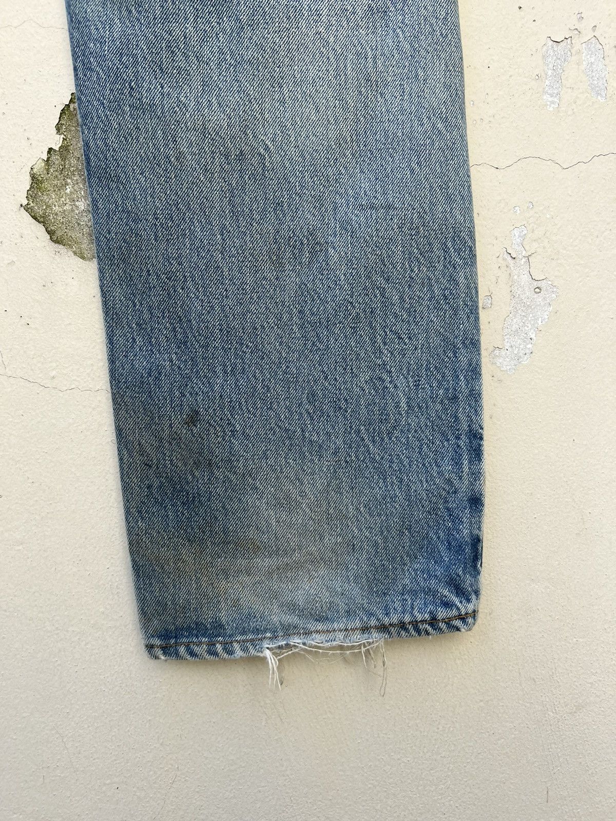 Levi's VTG 70s Levi’s 501 Redline #6 Selvedge Denim Trashed Jeans Size US 33 - 22 Thumbnail