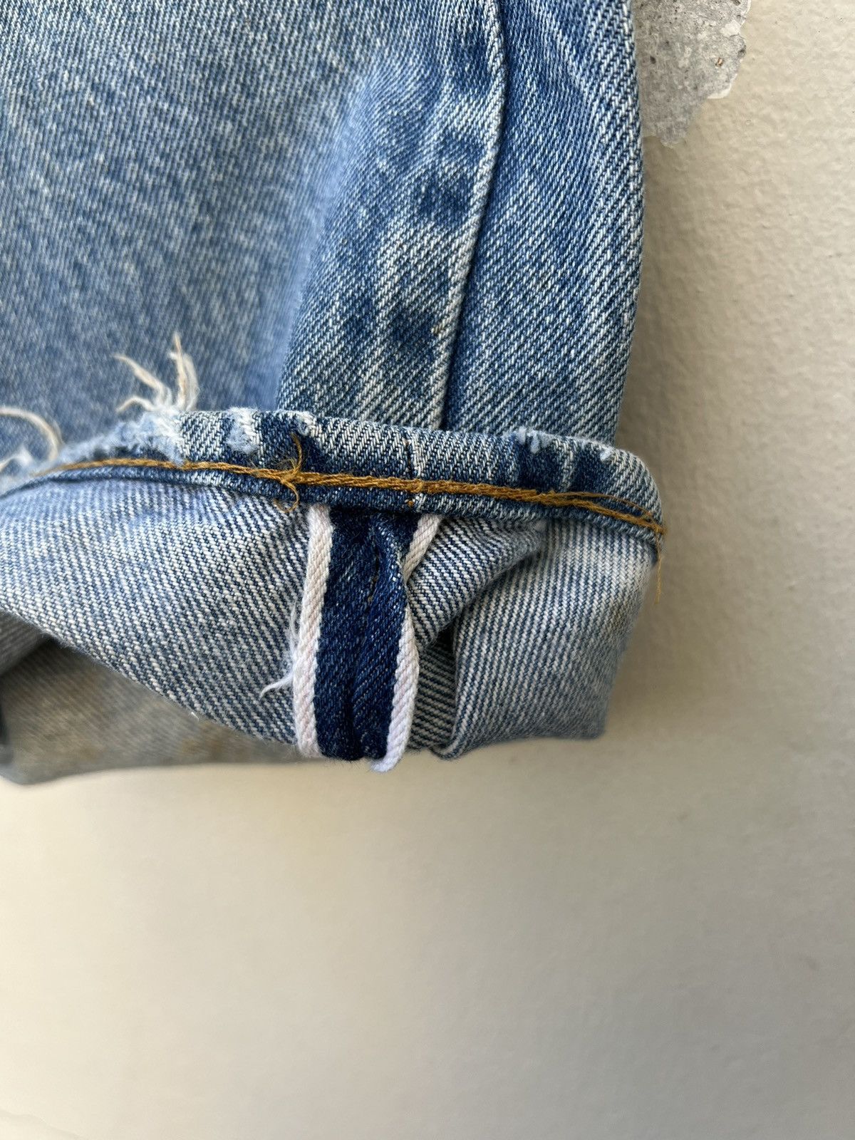 Levi's VTG 70s Levi’s 501 Redline #6 Selvedge Denim Trashed Jeans Size US 33 - 14 Thumbnail