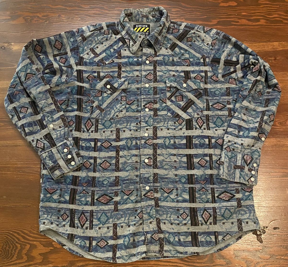 Vintage 90’s Southwest Pattern Flannel Pearl Snap Button Up