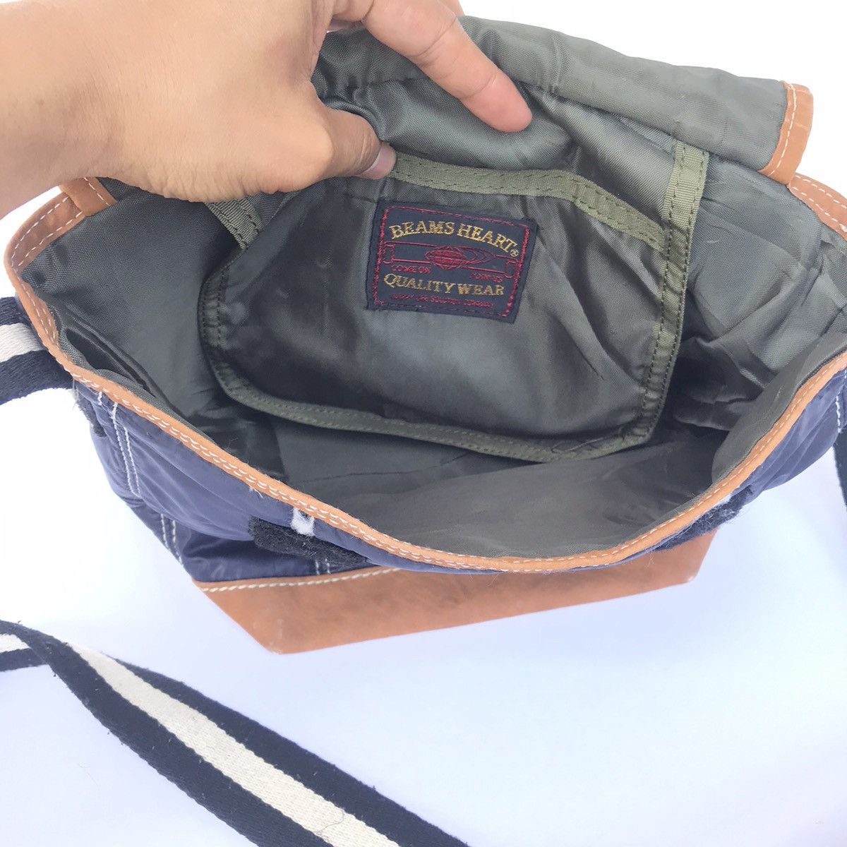 Beams Plus × Japanese Brand Vintage Beams Leather + Nylon Sling Bag Size 36 - 7 Thumbnail