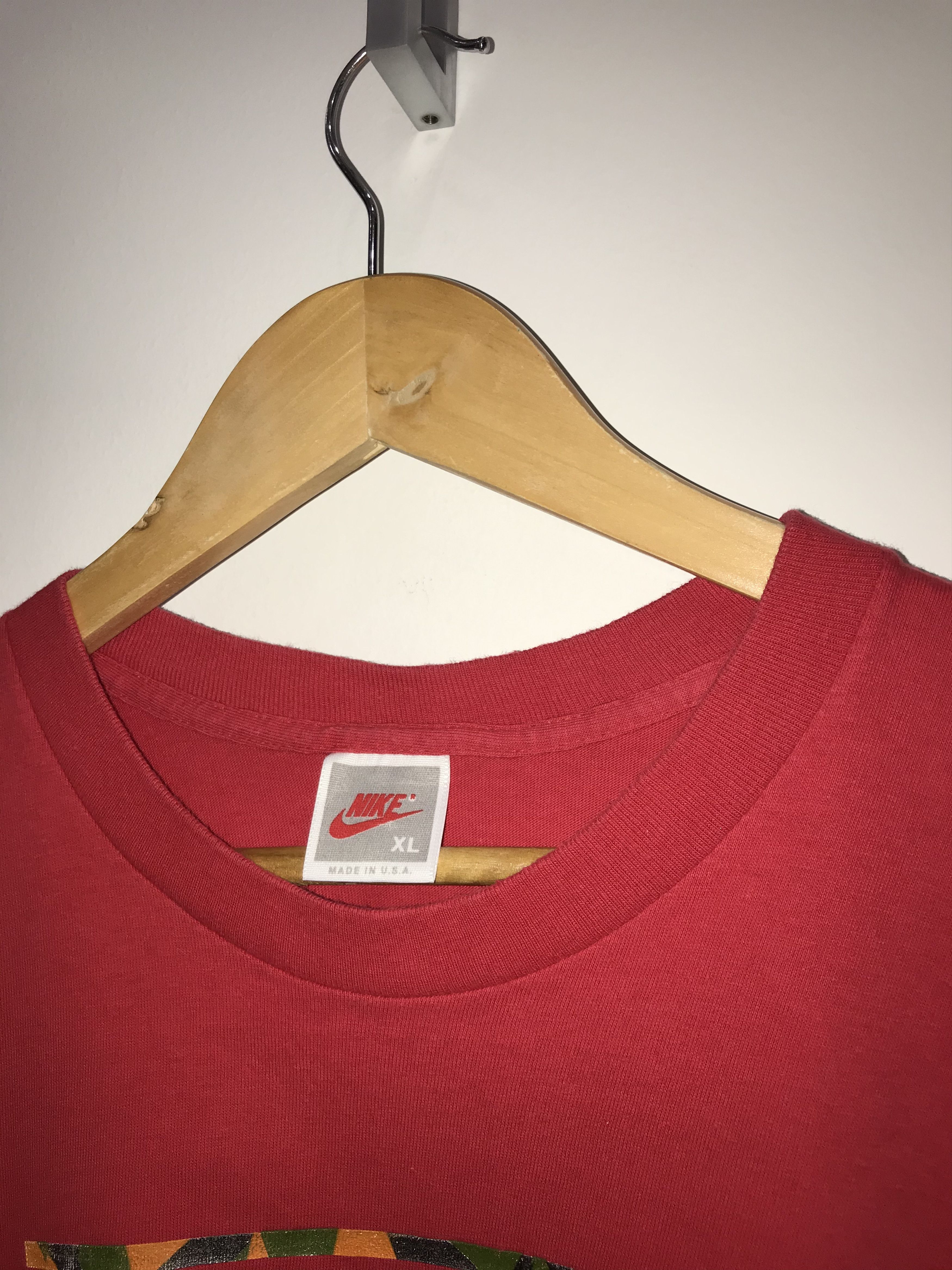 Nike Vintage 90s Nike Jordan Red Tee Size US XL / EU 56 / 4 - 13 Thumbnail
