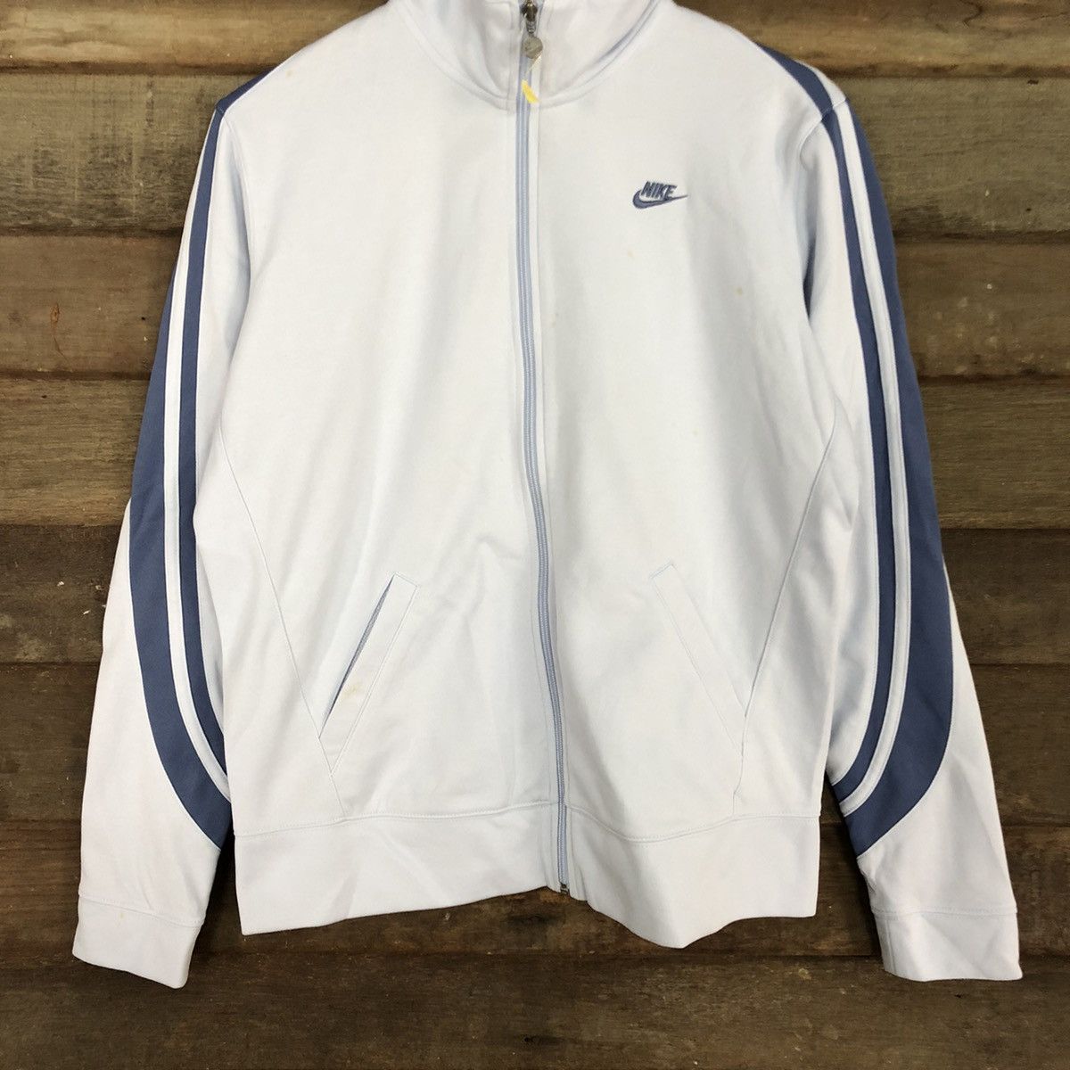 Nike Nike Baby Blue Small Logo Sweater vintage #3273 Size US L / EU 52-54 / 3 - 8 Thumbnail