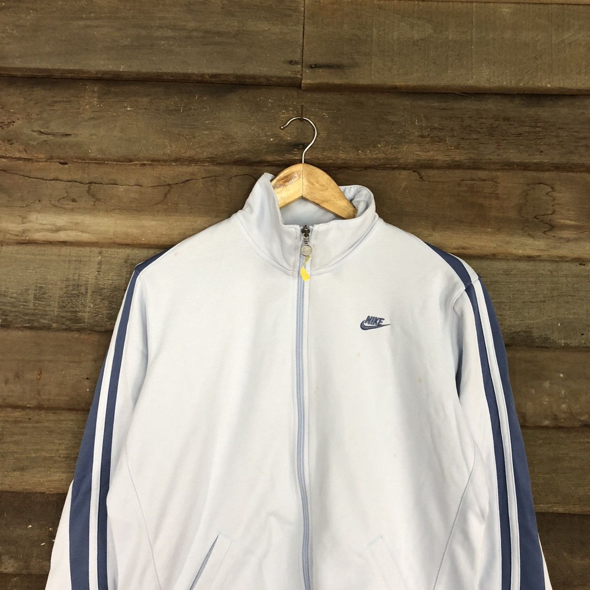 Nike Nike Baby Blue Small Logo Sweater vintage #3273 Size US L / EU 52-54 / 3 - 9 Thumbnail