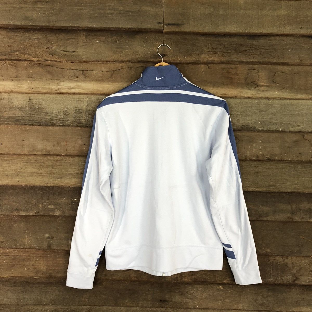Nike Nike Baby Blue Small Logo Sweater vintage #3273 Size US L / EU 52-54 / 3 - 13 Thumbnail