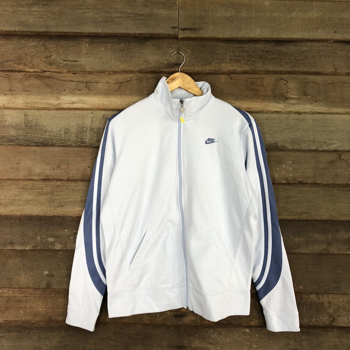 Nike Nike Baby Blue Small Logo Sweater vintage #3273 Size US L / EU 52-54 / 3 - 3 Thumbnail
