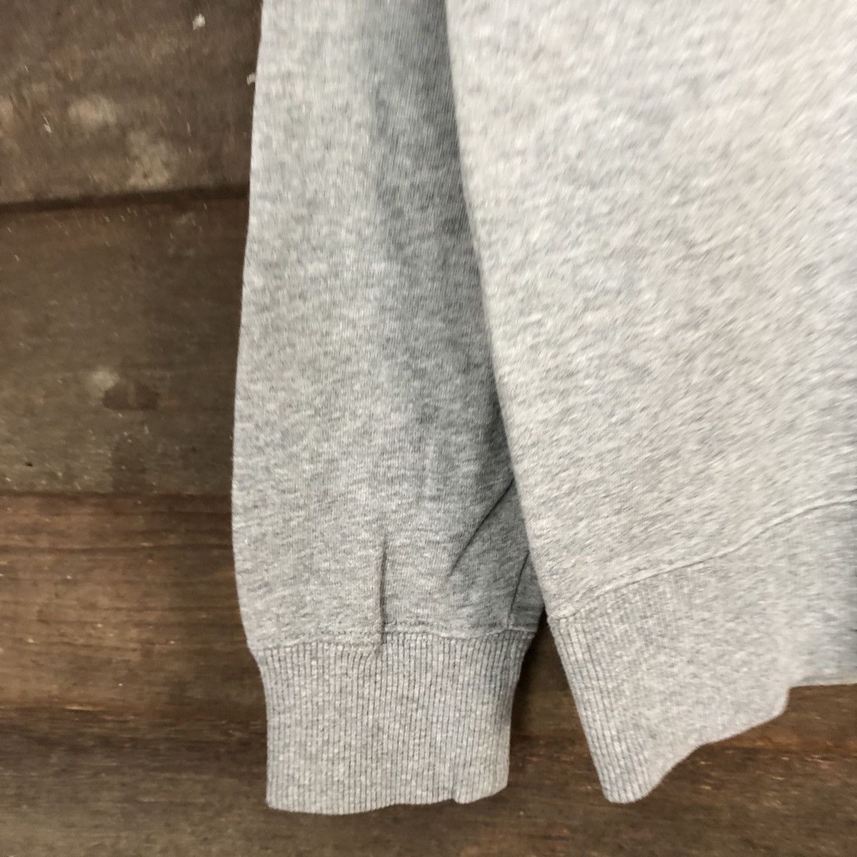 Champion Champion Grey Small Logo vintage Sweatshirt #3131 Size US M / EU 48-50 / 2 - 6 Thumbnail