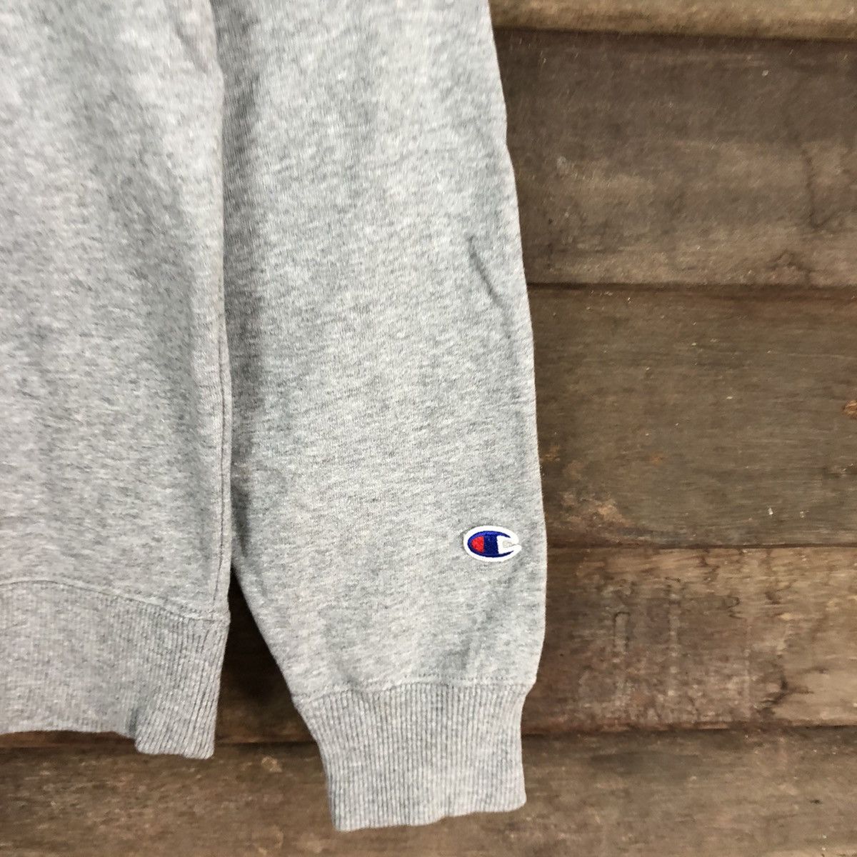 Champion Champion Grey Small Logo vintage Sweatshirt #3131 Size US M / EU 48-50 / 2 - 4 Thumbnail