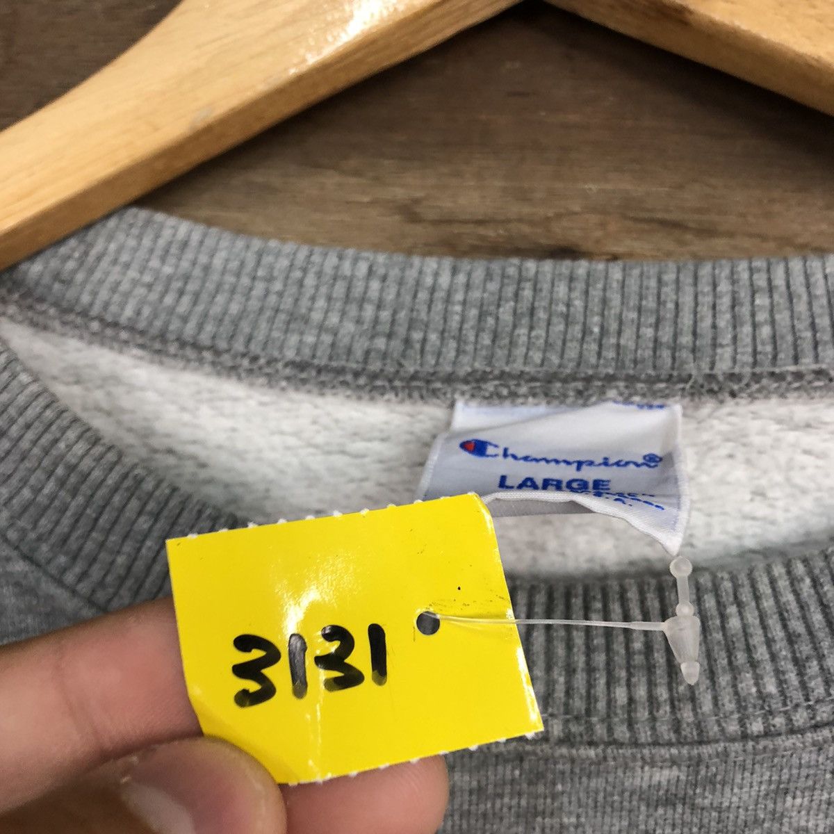 Champion Champion Grey Small Logo vintage Sweatshirt #3131 Size US M / EU 48-50 / 2 - 12 Thumbnail