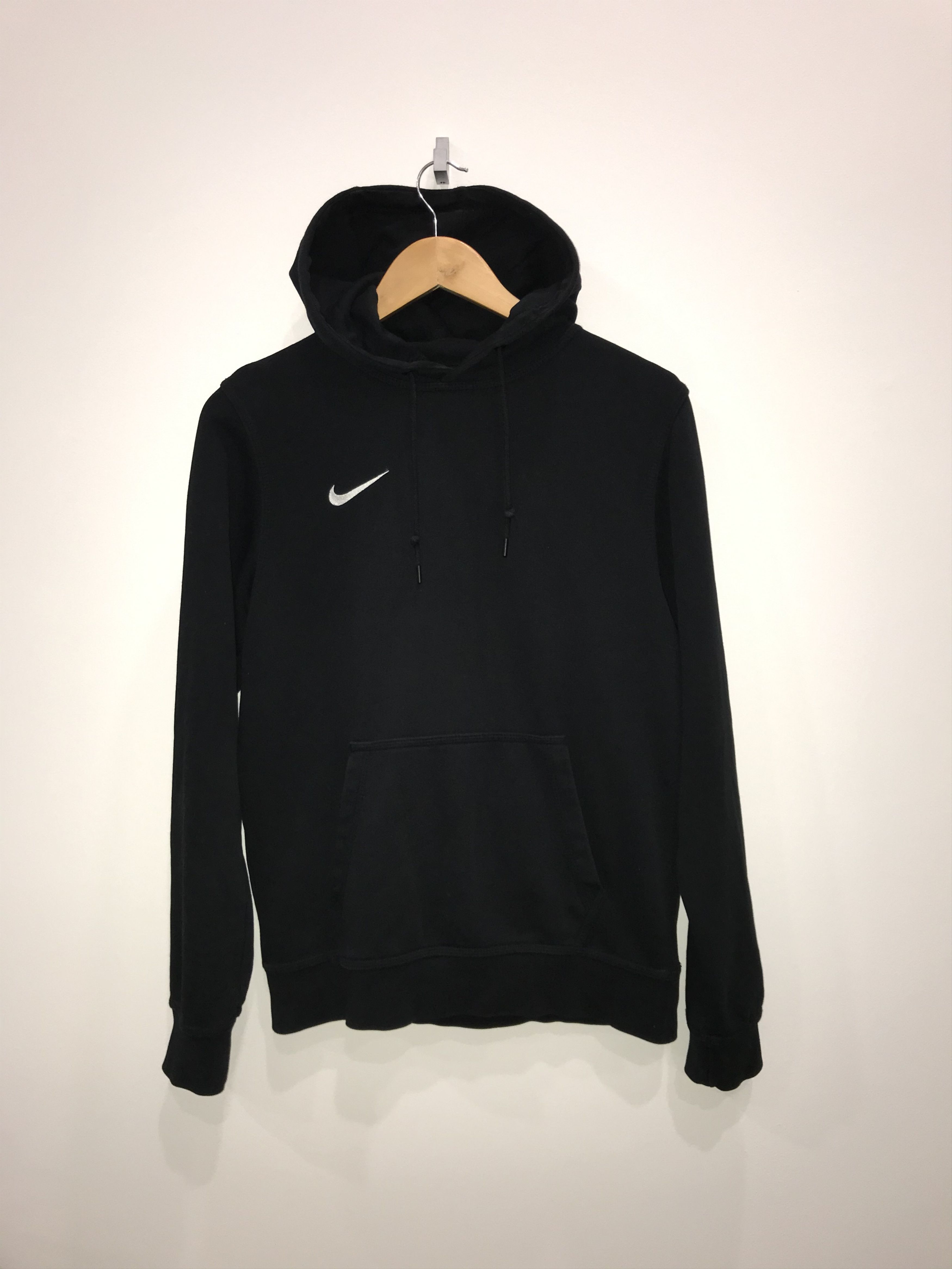 Nike Nike Basic Black Swoosh Center Hoodie S Size 2017 Size US S / EU 44-46 / 1 - 2 Thumbnail