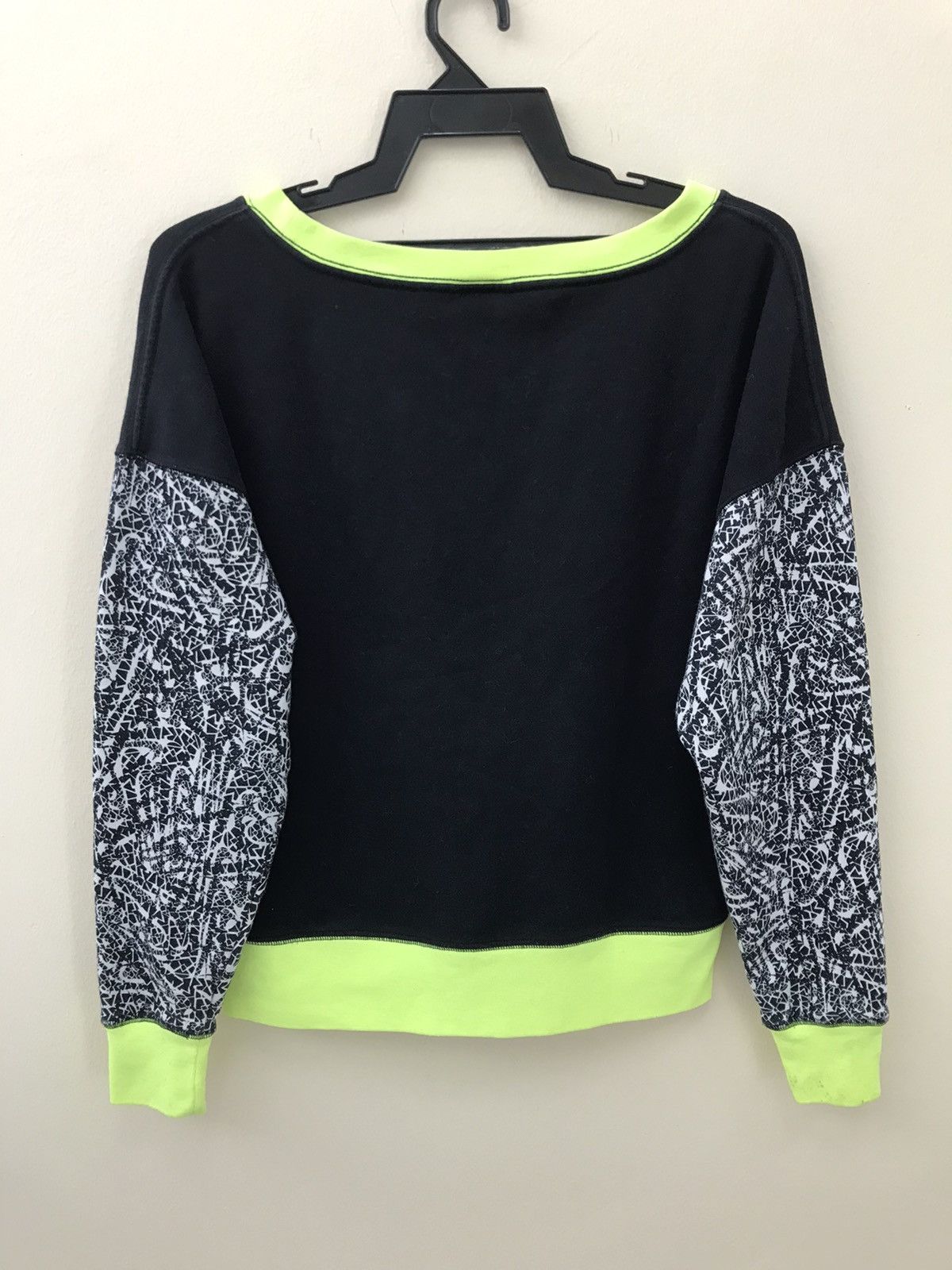 Nike NIKE Rare Printed Sleeve Sweatshirt Size M / US 6-8 / IT 42-44 - 3 Thumbnail