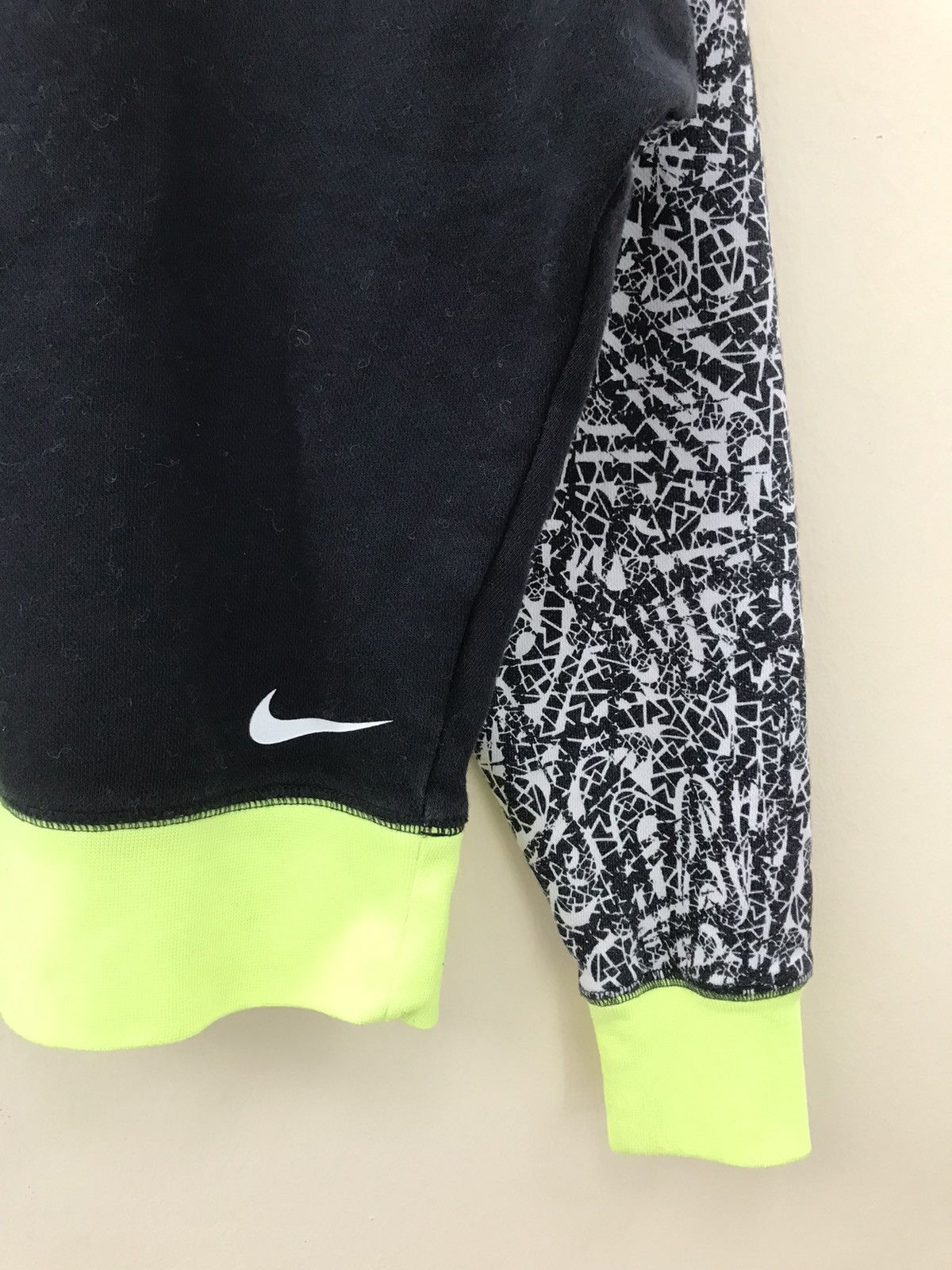 Nike NIKE Rare Printed Sleeve Sweatshirt Size M / US 6-8 / IT 42-44 - 4 Thumbnail