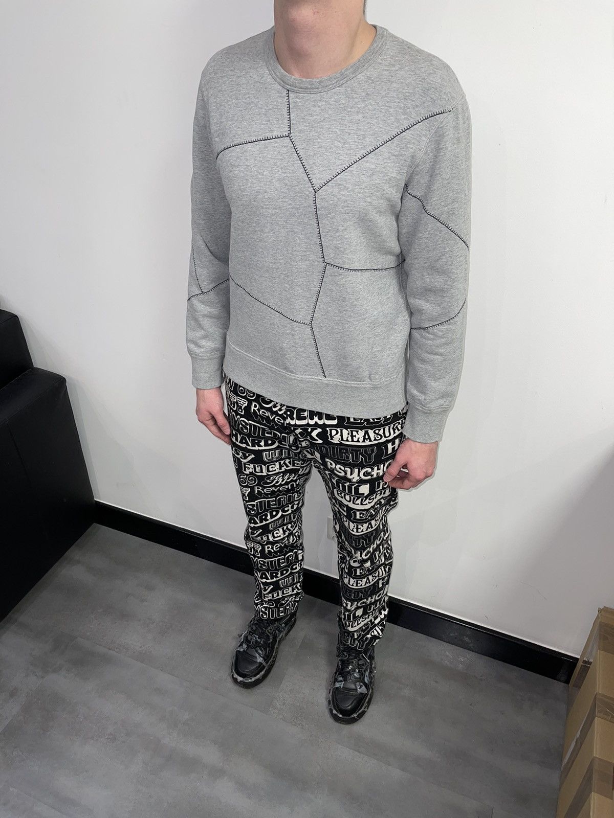 Alexander McQueen Alexander McQueen Football Ball Stitched Gray Crewneck Size US M / EU 48-50 / 2 - 7 Thumbnail