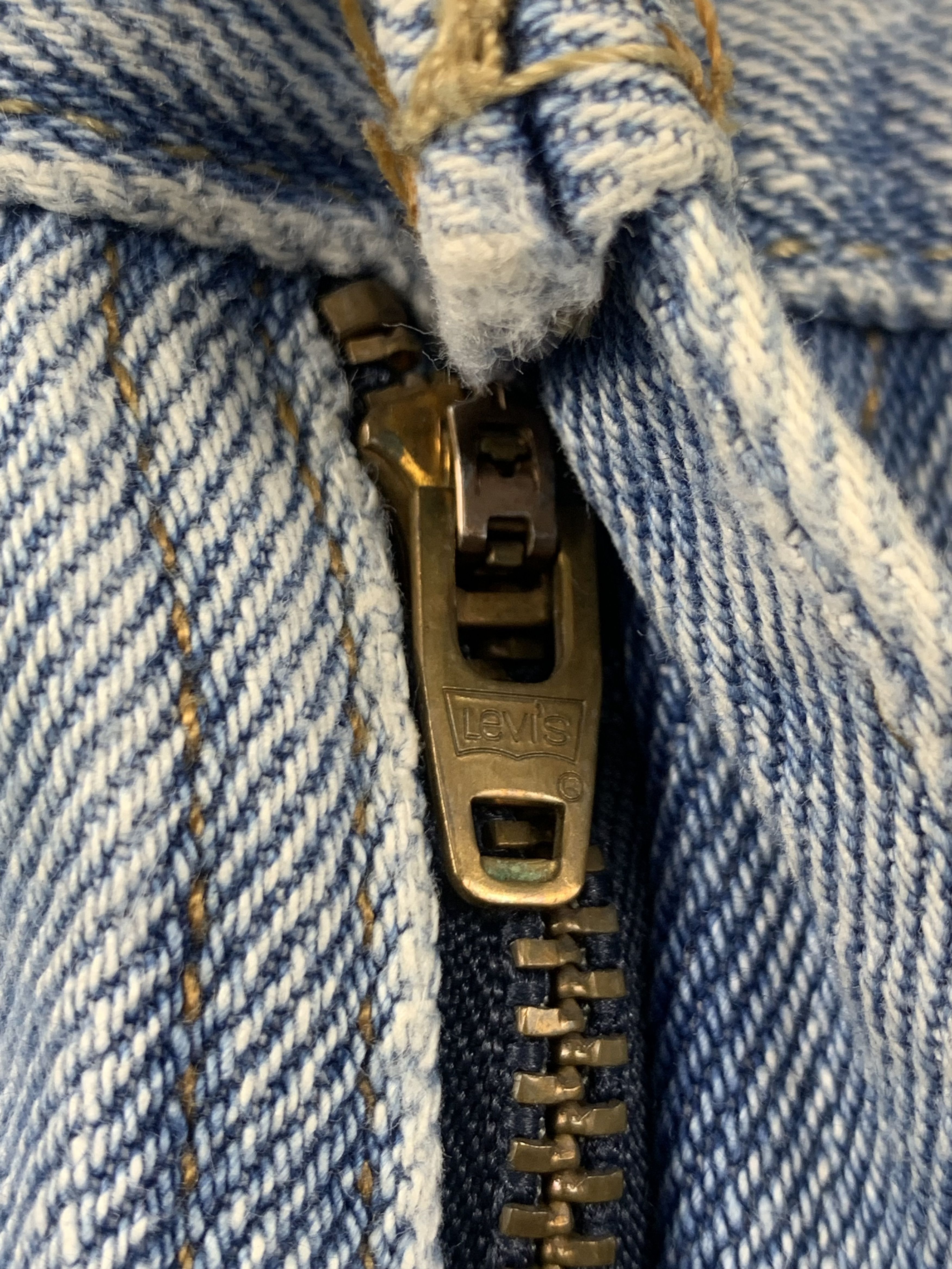 Levi's Vintage Levis 560 Light Wash Jeans DP2071 Size US 41 - 5 Thumbnail