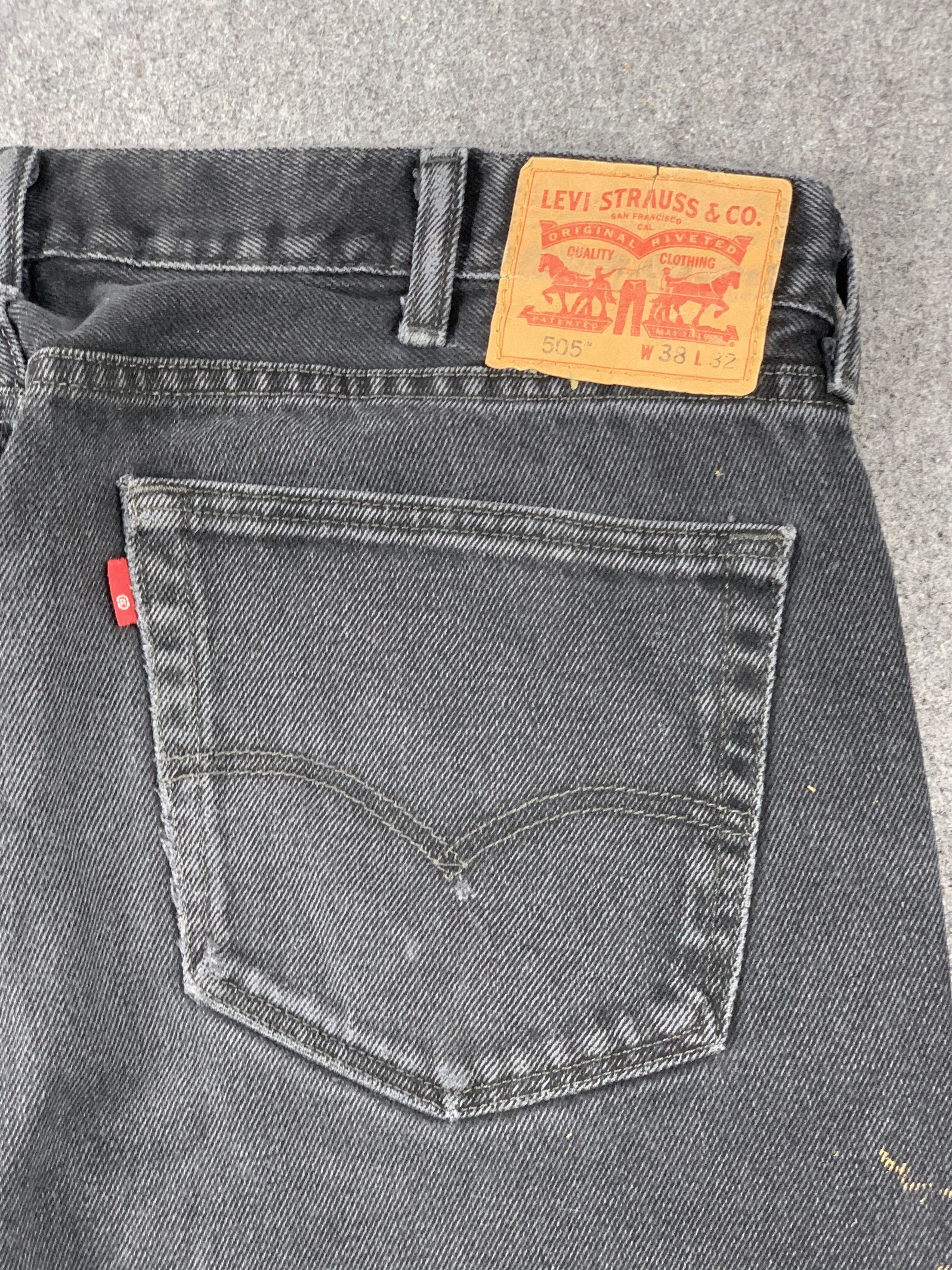 Levi's Vintage Levis 505 Faded Black Jeans DP2103 Size US 38 / EU 54 - 24 Thumbnail