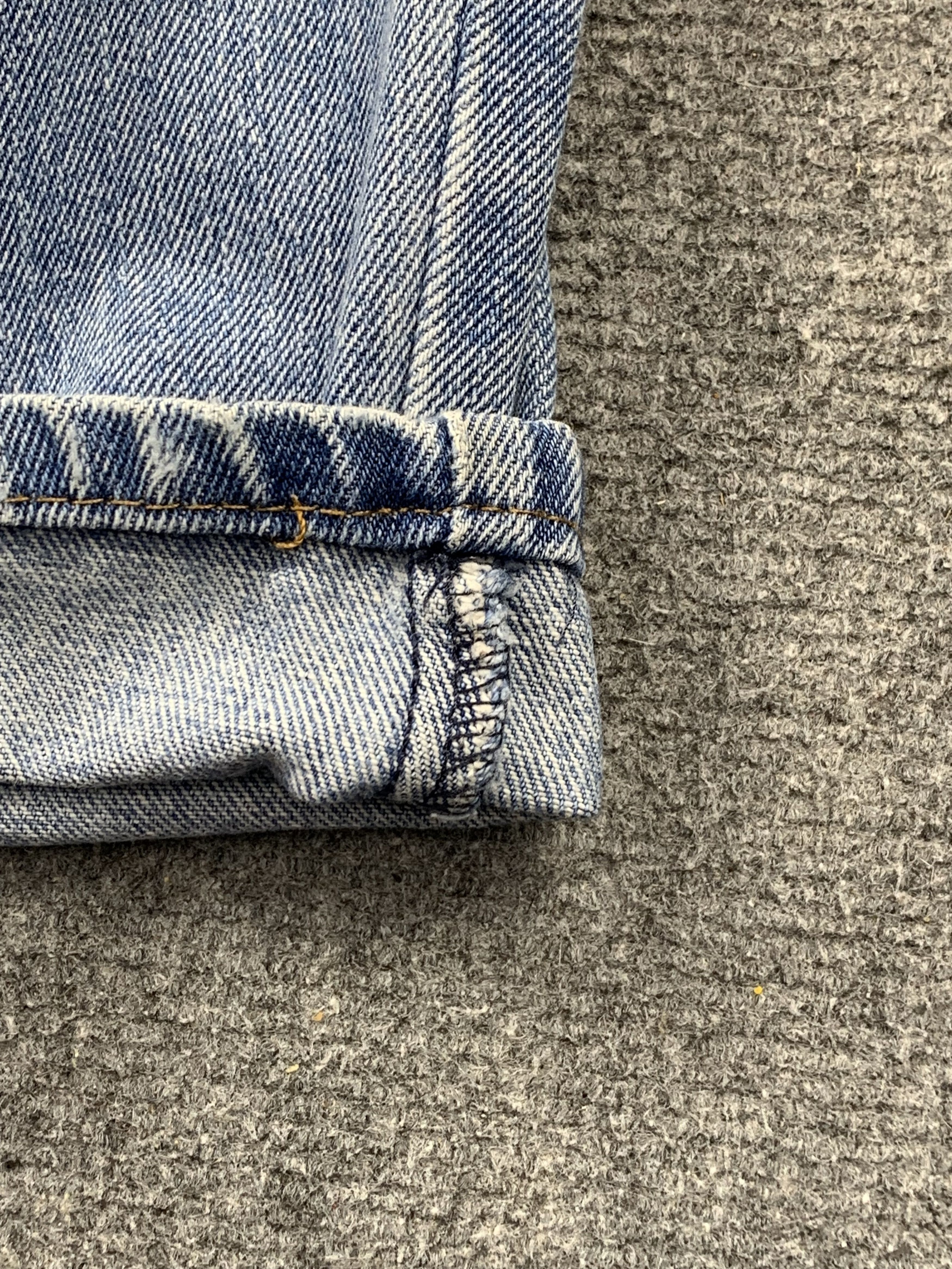 Levi's Vintage Levis 560 Light Wash Jeans DP2104 Size US 35 - 12 Thumbnail