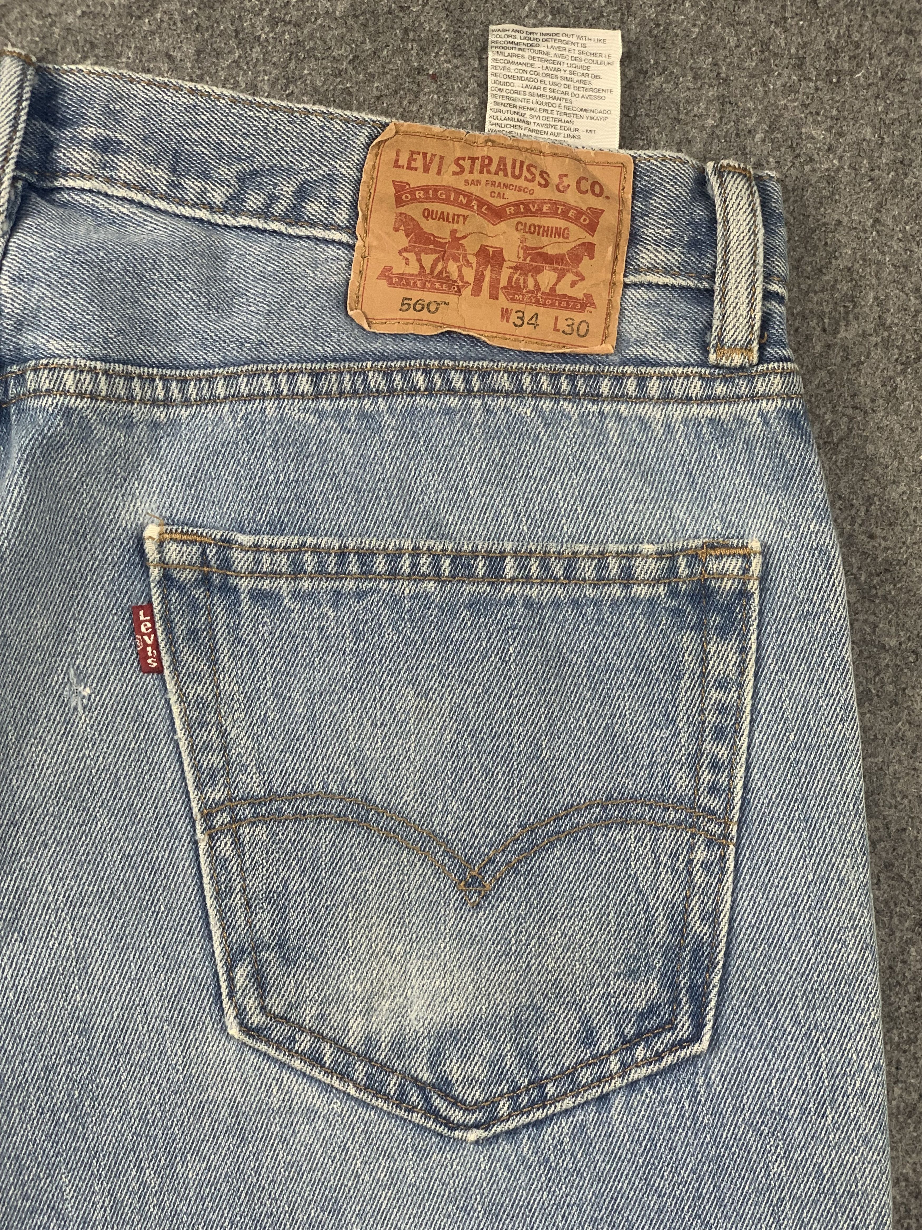Levi's Vintage Levis 560 Light Wash Jeans DP2104 Size US 35 - 15 Thumbnail